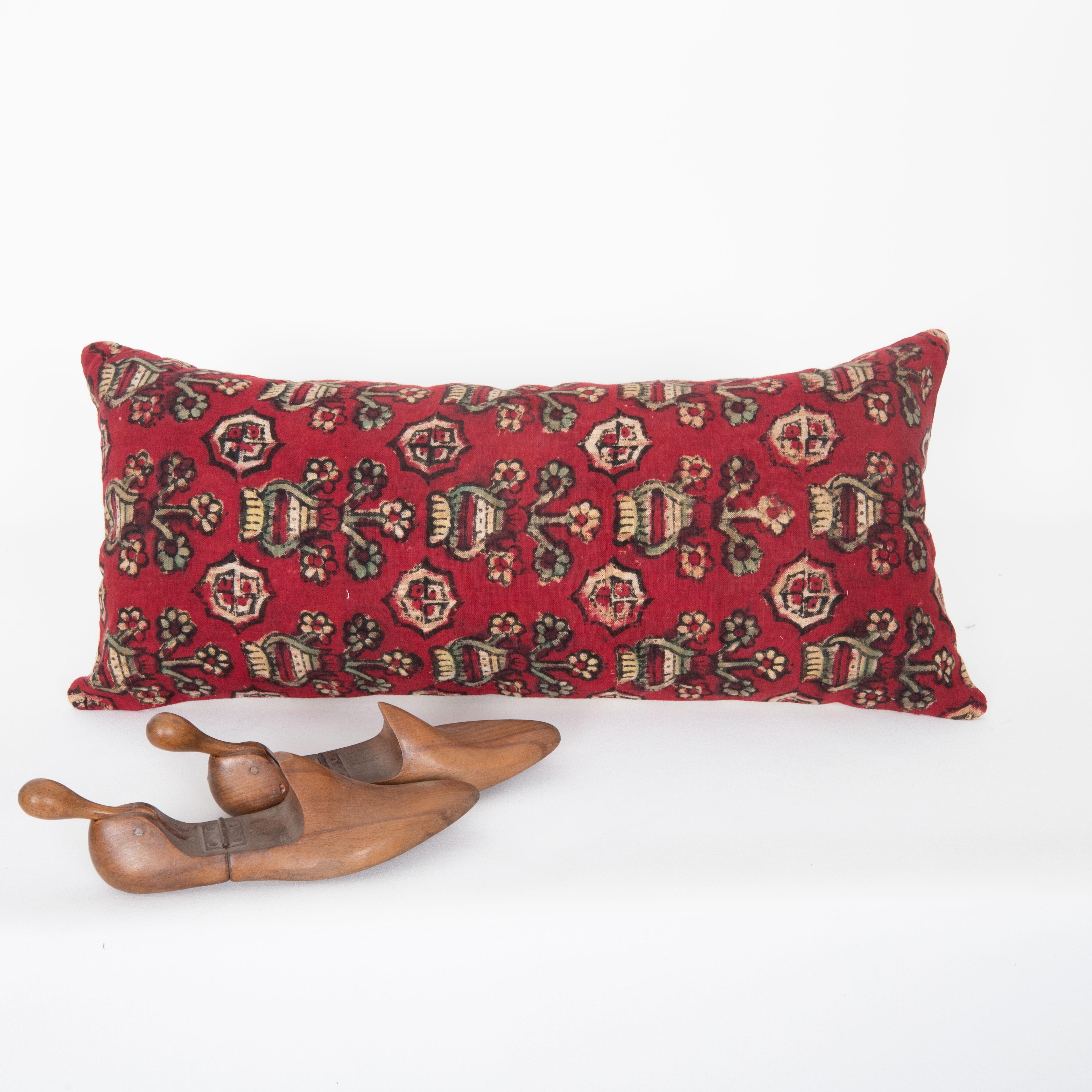 Block Printed Lumbar Pillow Cover from Western Anatolia, Turkey, 1st Half 20th C In Good Condition For Sale In Istanbul, TR