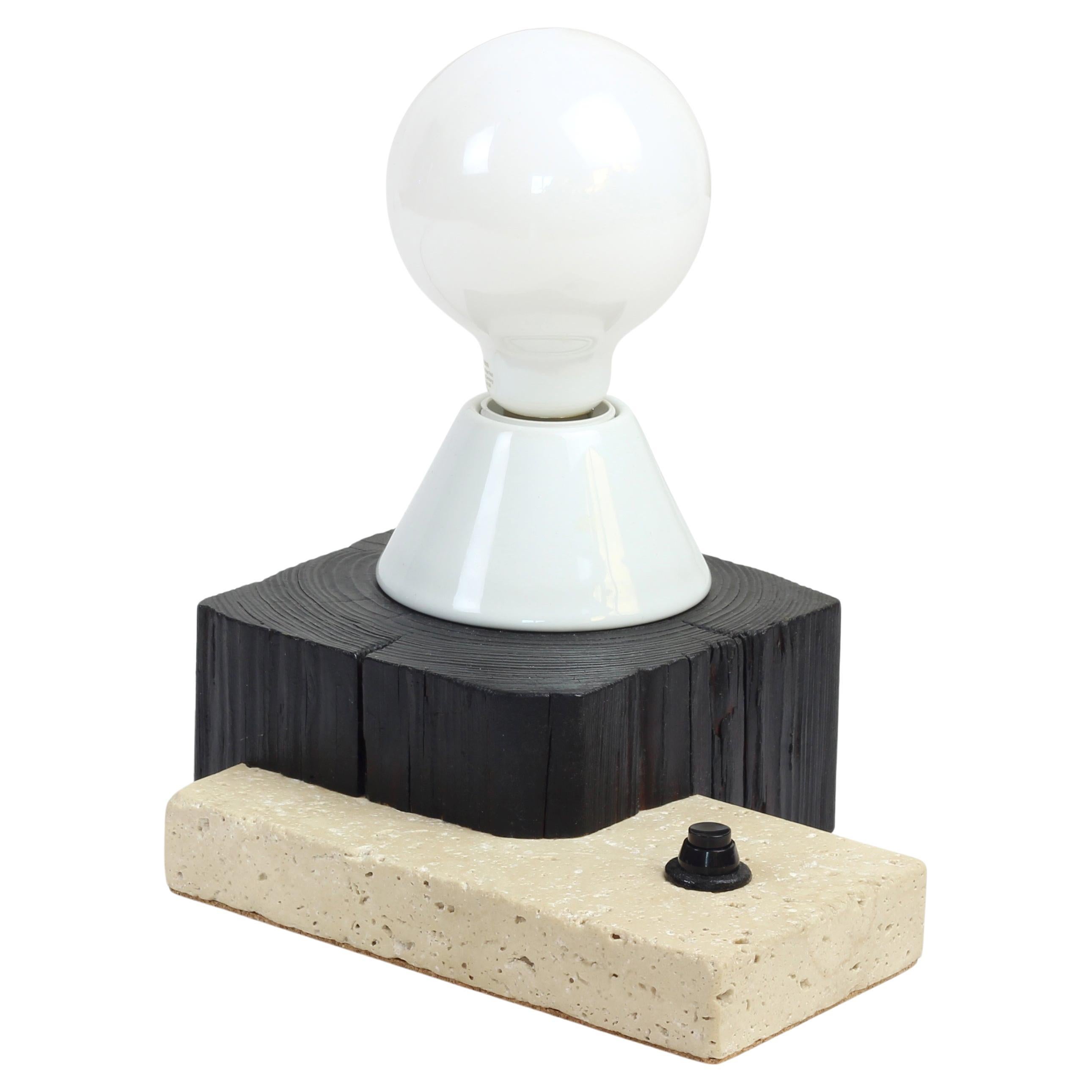 Block, éclairage sculpté, lampe de table en bois brûlé et pierre de récupération