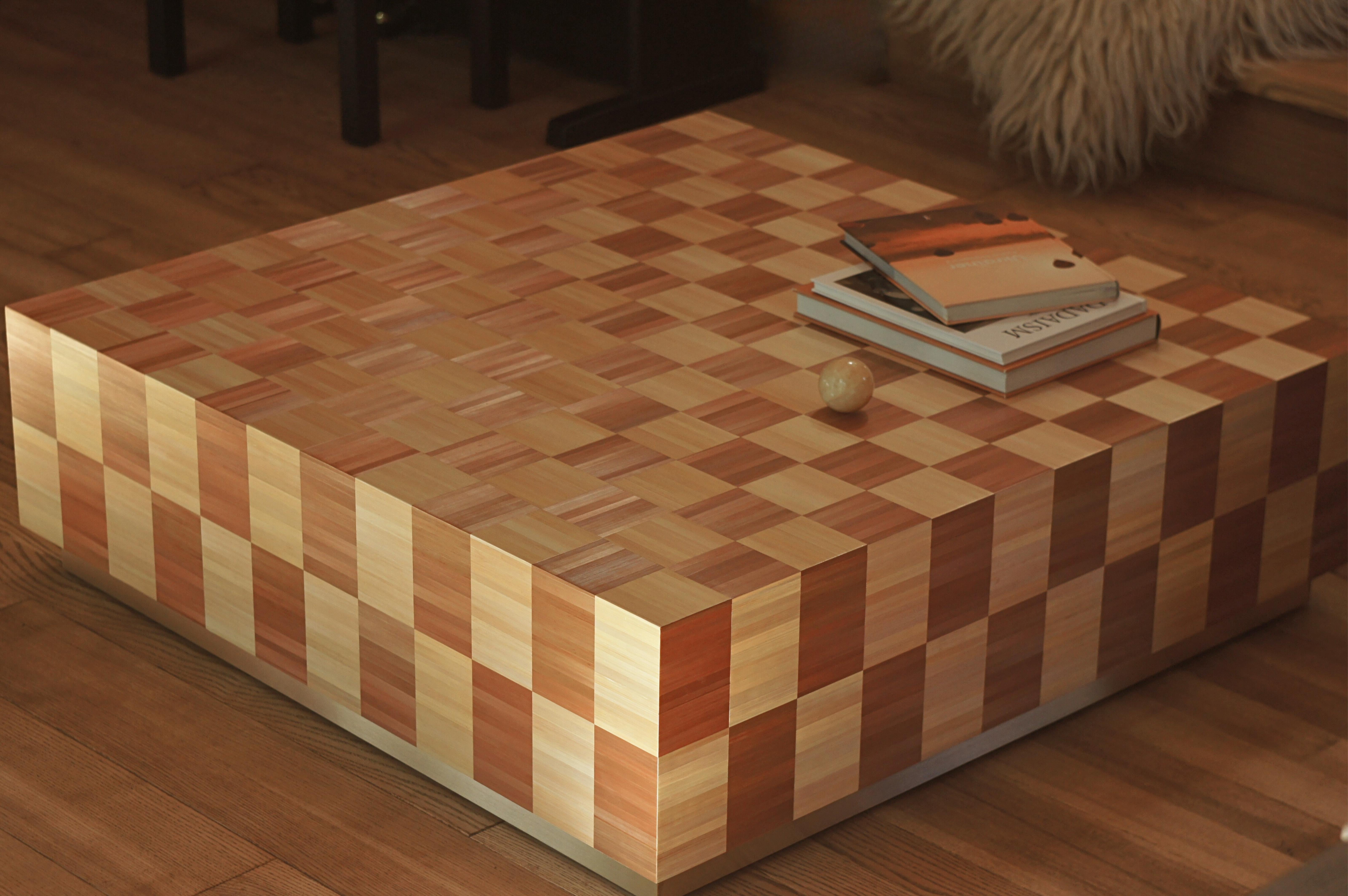 Block Side Coffee Table Checkerboard Inlay Handcrafted in Beige Straw Marquetry en venta 6