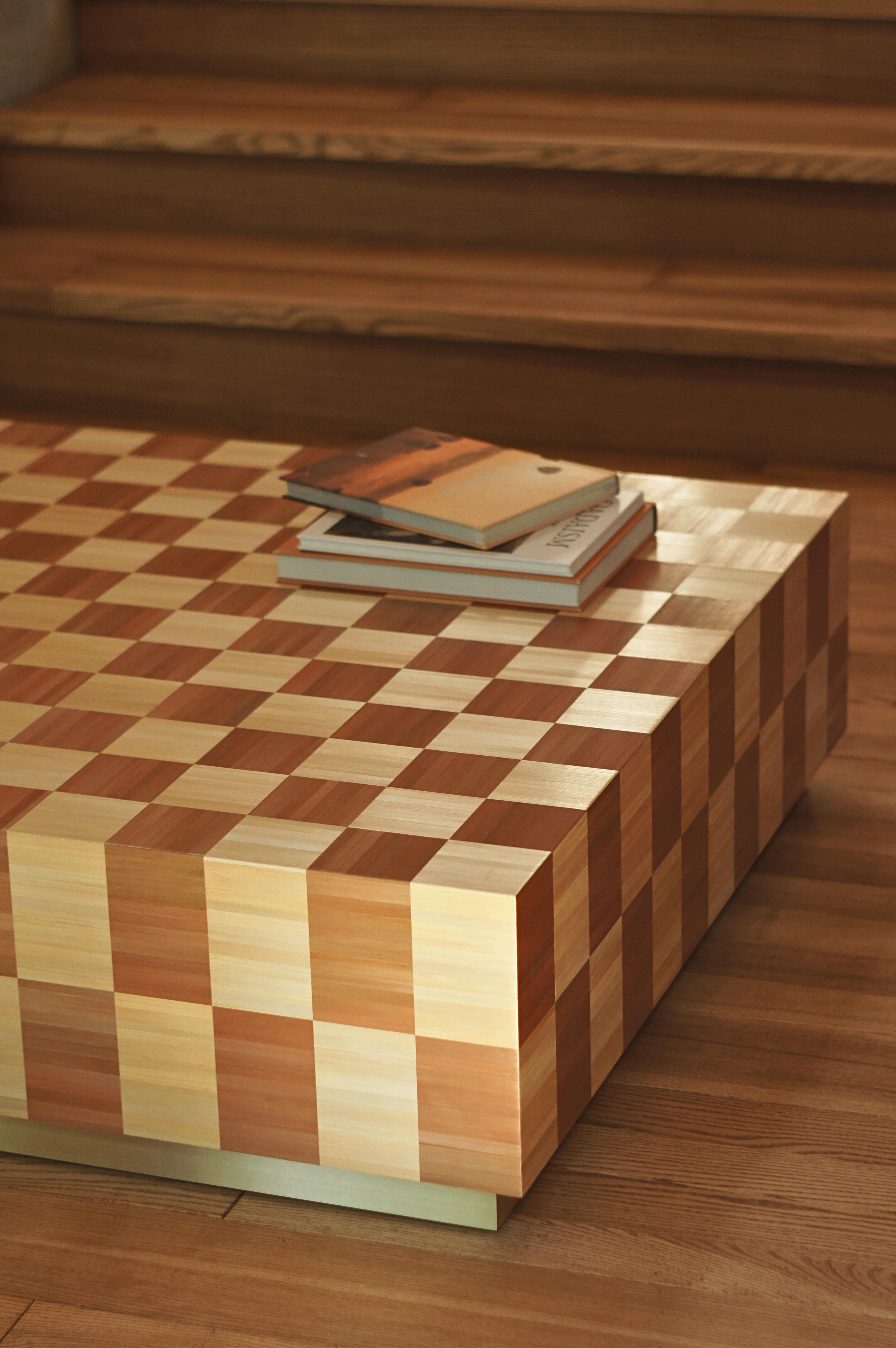 Block Side Coffee Table Checkerboard Inlay Handcrafted in Beige Straw Marquetry en Nuevo estado para la venta en Warsaw, PL