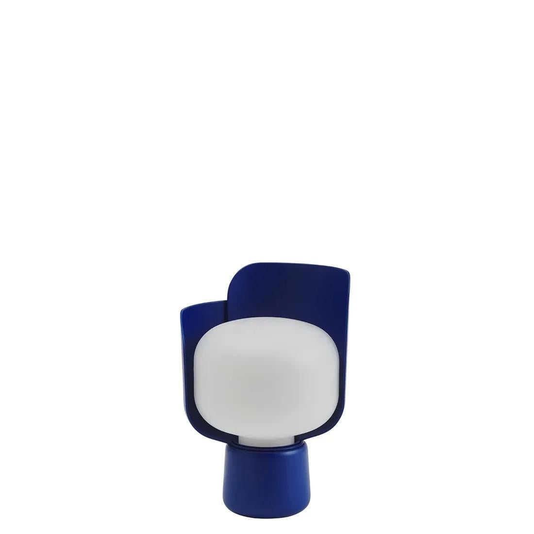 Blom – Medium Tischlampe – Blau – Fontana Arte von Andreas Engesvik (Italienisch) im Angebot