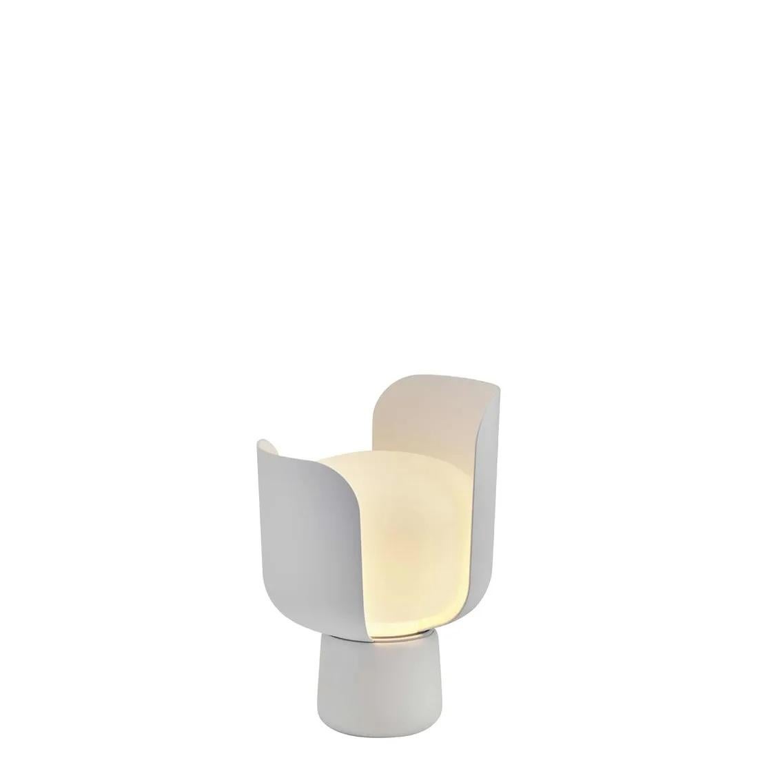 Modern Blom - Medium Table Lamp - White - Fontana Arte By Andreas Engesvik For Sale