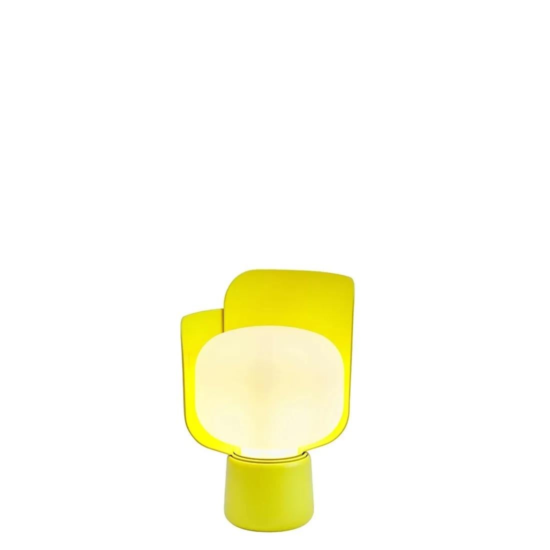 italien Lampe de table moyenne jaune Fontana Arte par Andreas Engesvik en vente