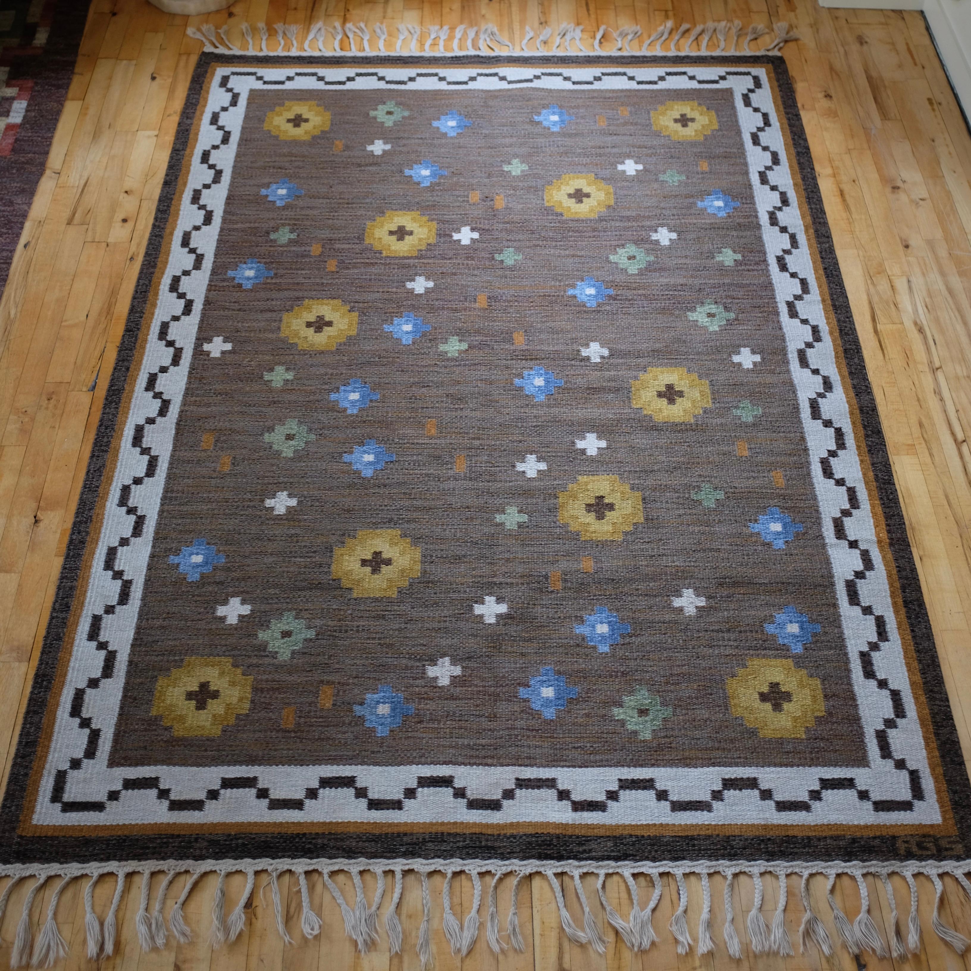 Bellissimo tappeto vintage dal design 