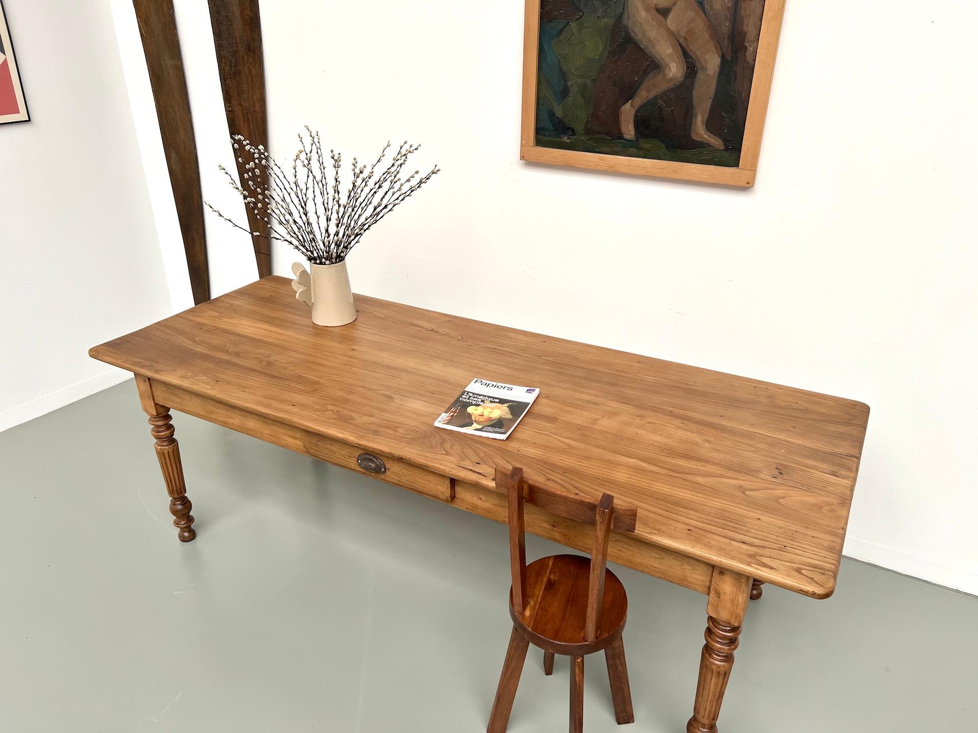 Blond french walnut farmhouse table – circa 1900 For Sale 6