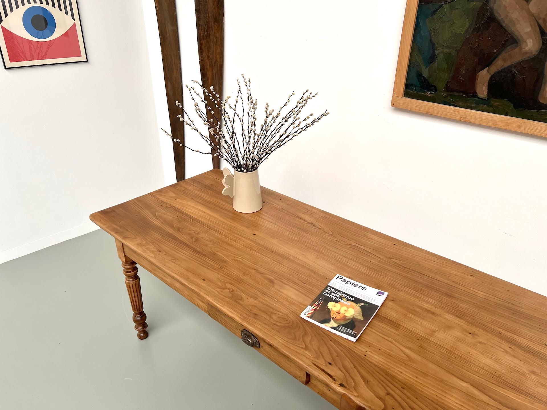 Blond french walnut farmhouse table – circa 1900 For Sale 7