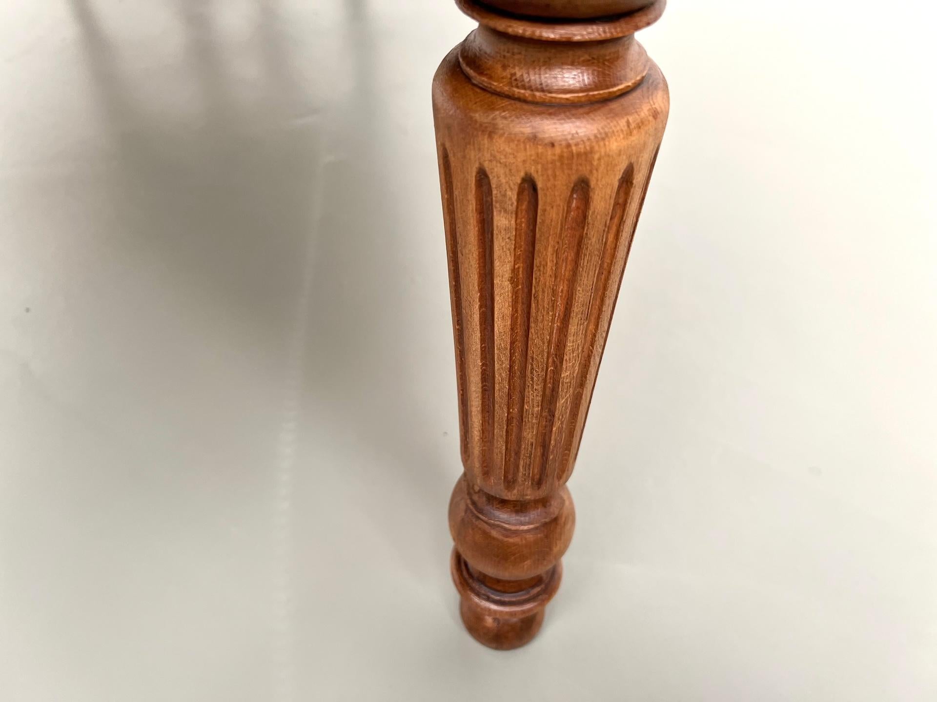 Blond french walnut farmhouse table – circa 1900 For Sale 12