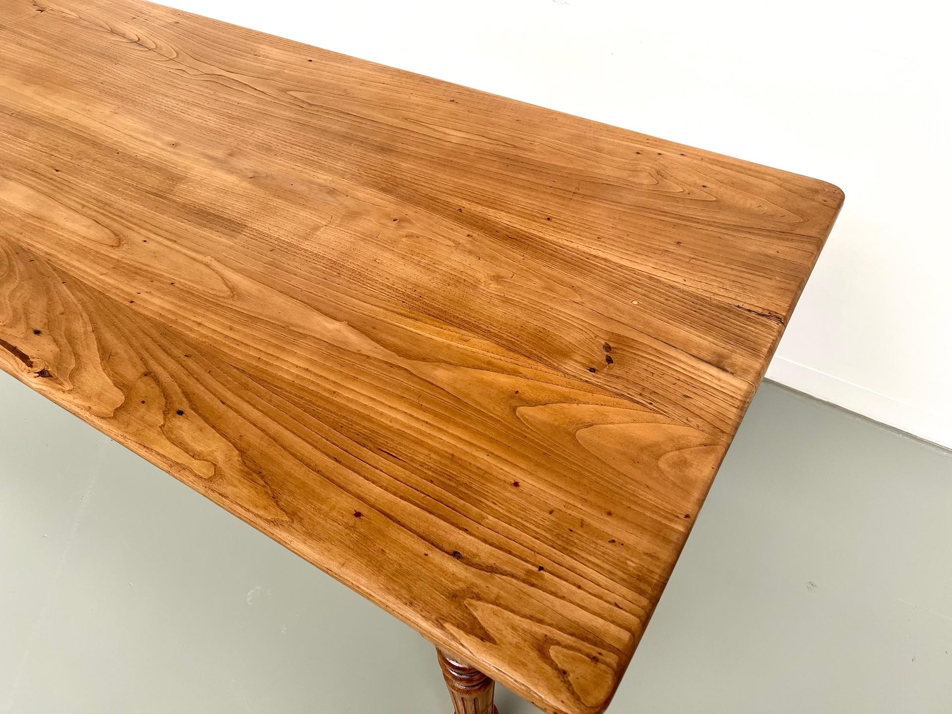 French Blond french walnut farmhouse table – circa 1900 For Sale