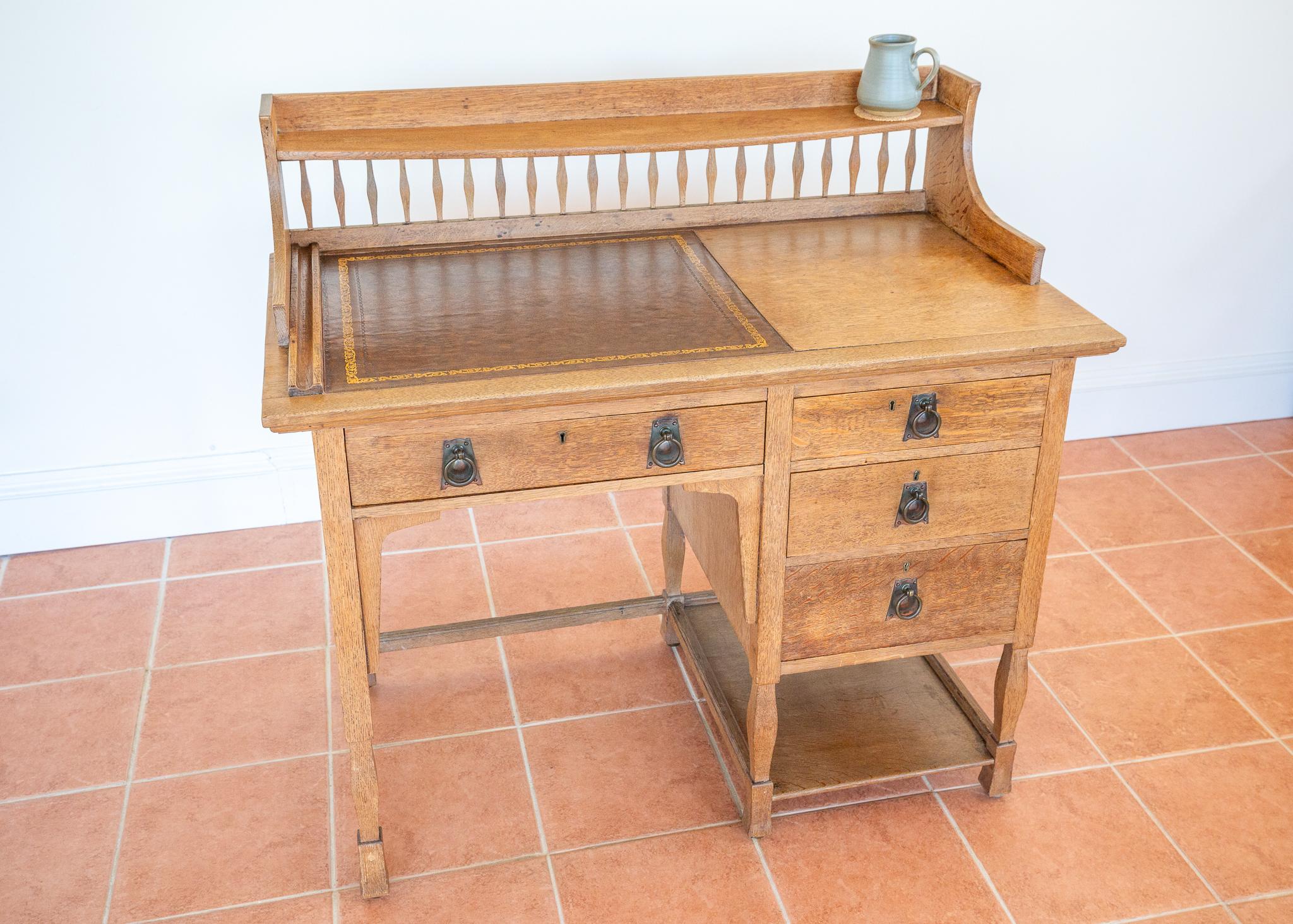 Blonde Arts & Craft Schreibtisch English Antique 1900 Leder Oak Shapland & Petter im Angebot 3