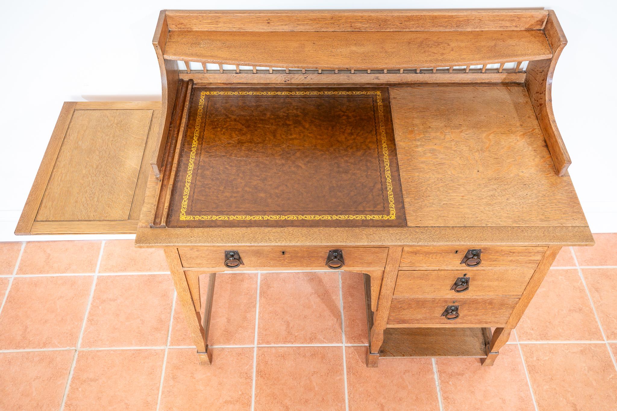 Blonde Arts & Craft Schreibtisch English Antique 1900 Leder Oak Shapland & Petter im Angebot 11