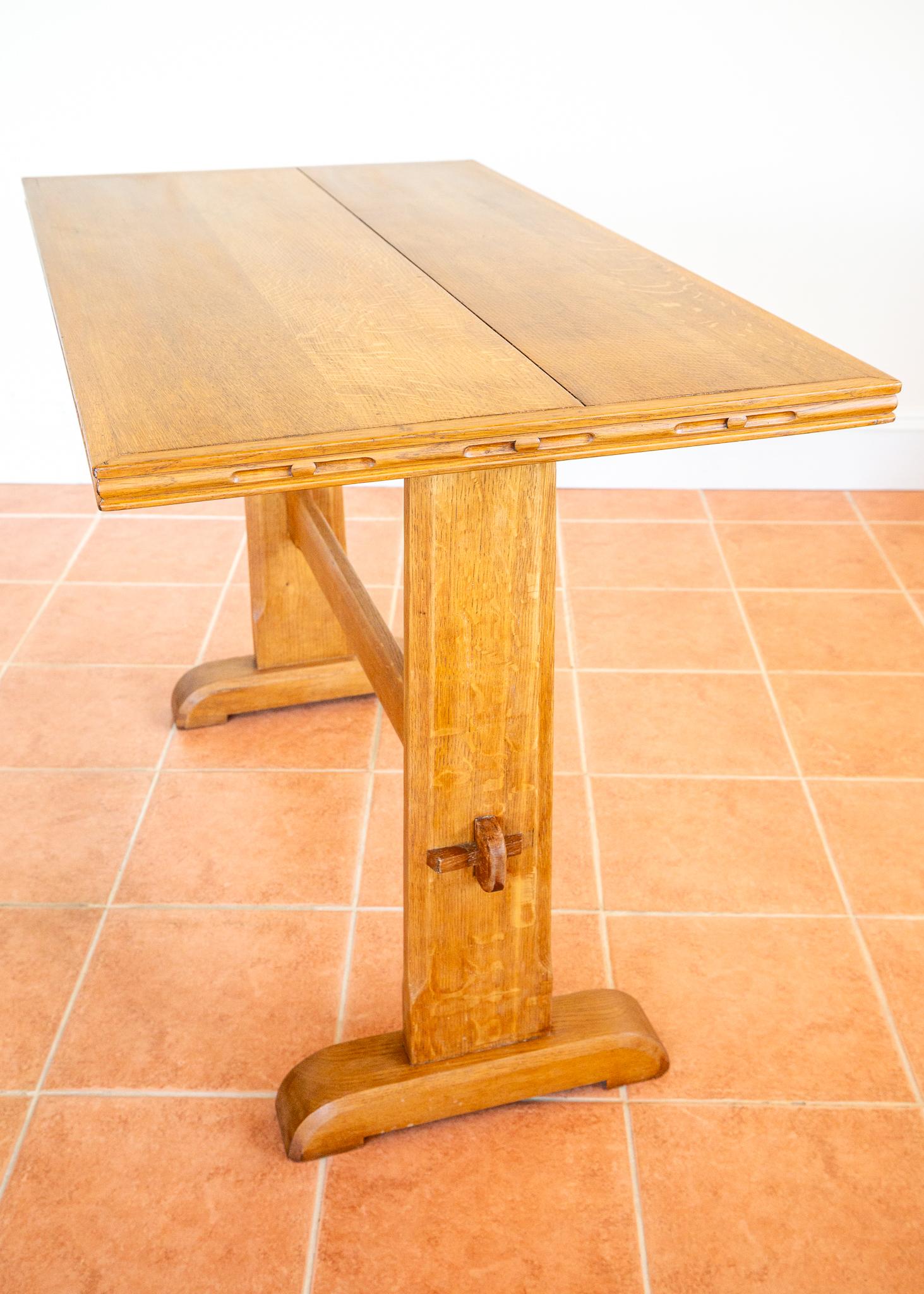 Blonde Light Oak Refectory Trestle Table Cotswold School Arts And Crafts Rustic (Arts and Crafts) im Angebot