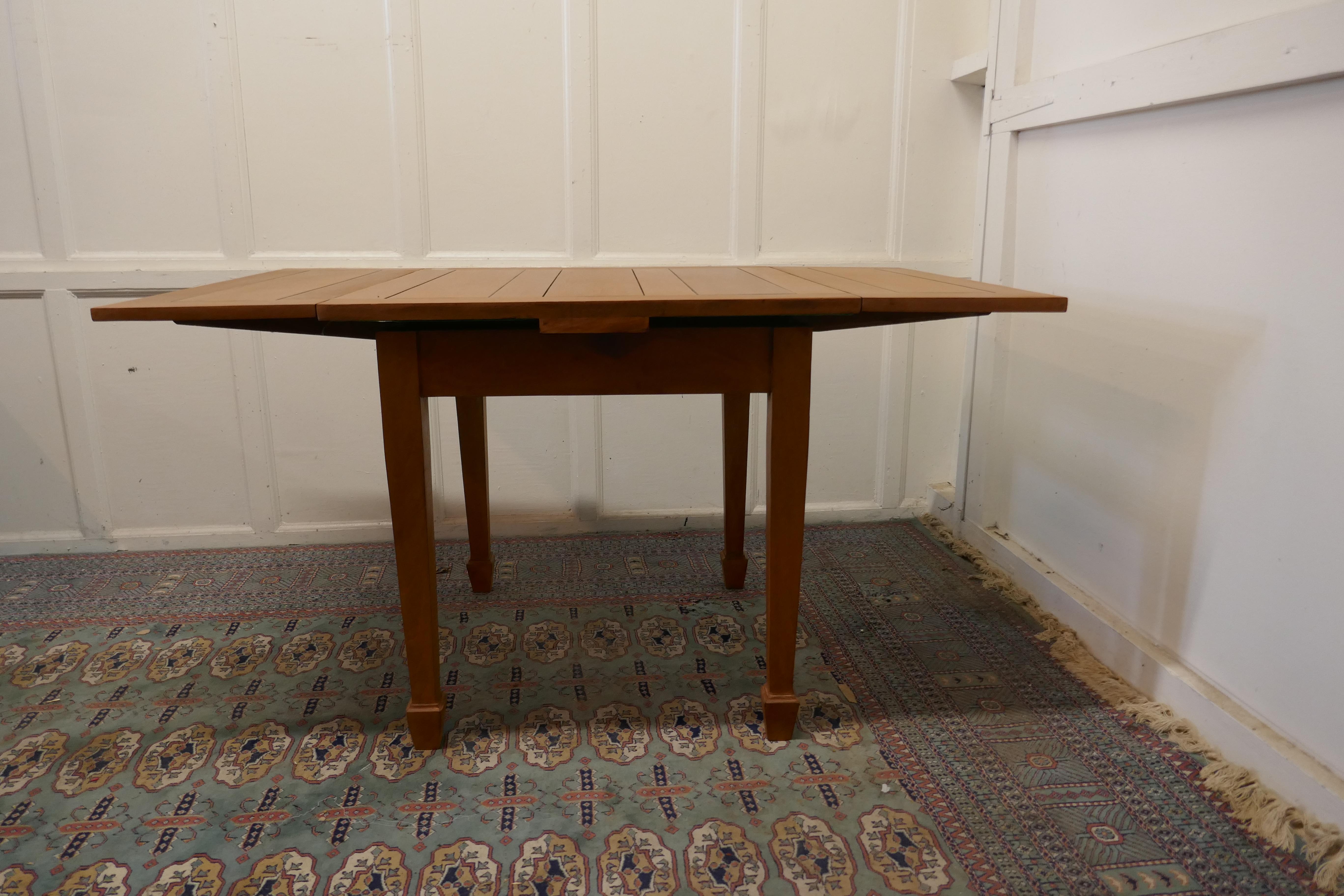 Country Blonde Mahogany Cottage Draw Leaf Table For Sale