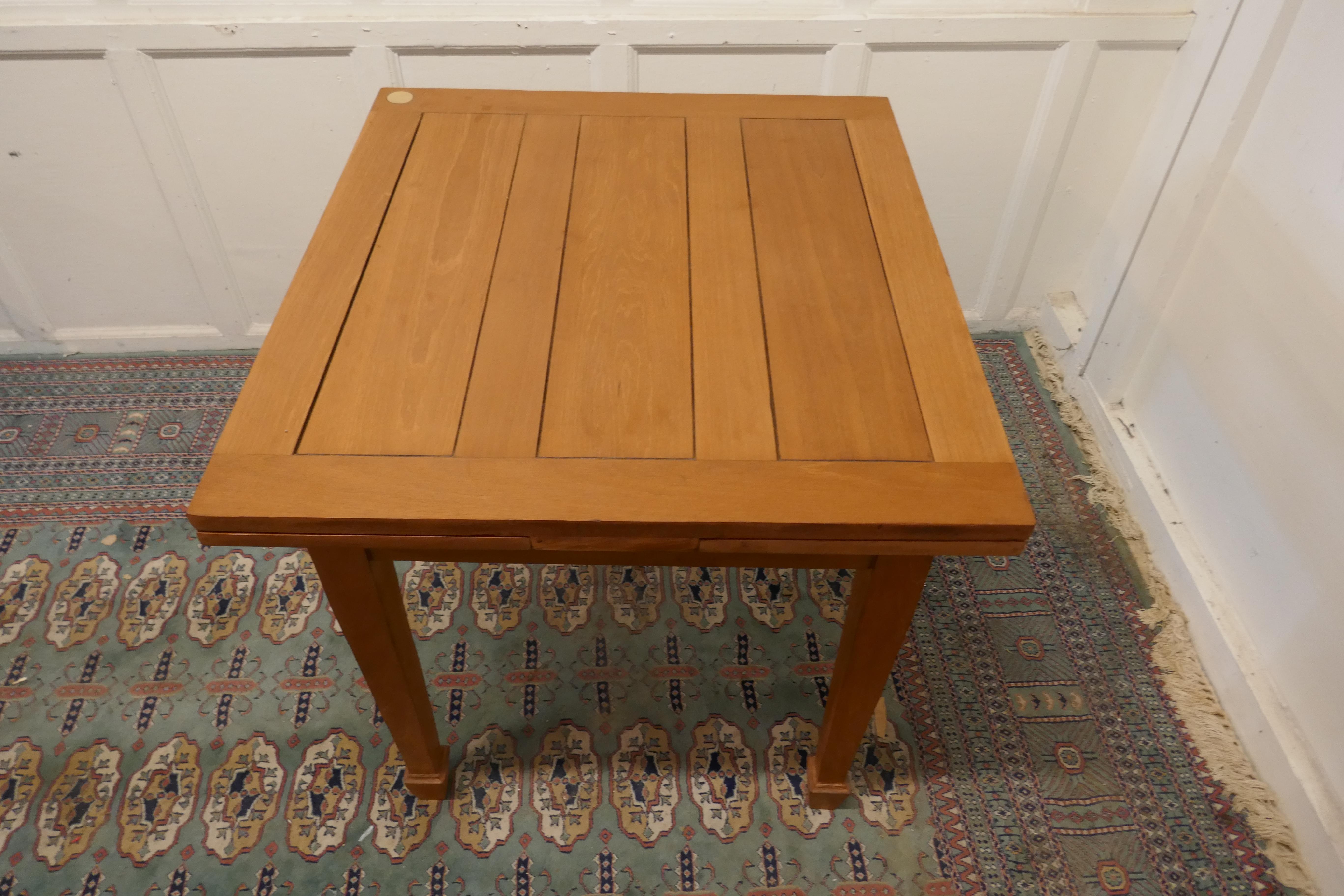 20th Century Blonde Mahogany Cottage Draw Leaf Table For Sale