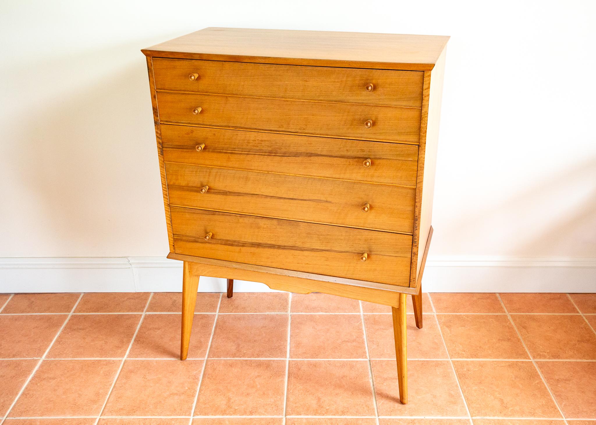 Blonde Mid Century Chest Of Drawers Tallboy Highboy Walnut Alfred Cox Heals 1960 In Good Condition For Sale In London, GB