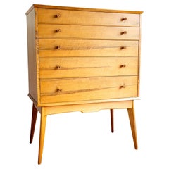 Cassettiera bionda di metà secolo Tallboy Highboy in noce Alfred Cox's 1960