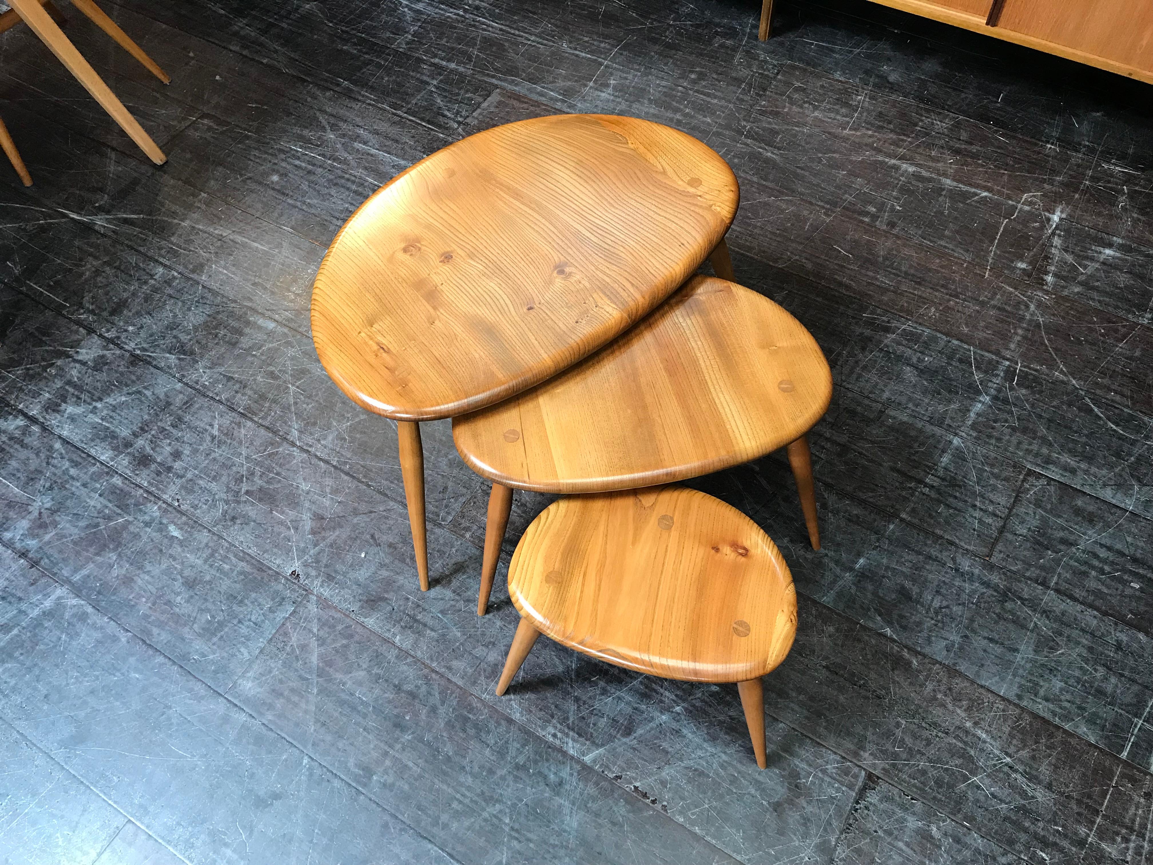 Mid-Century Modern Blonde Nest of Tables, Pebbles by Lucian Ercolani for Ercol, Elm and Beech For Sale