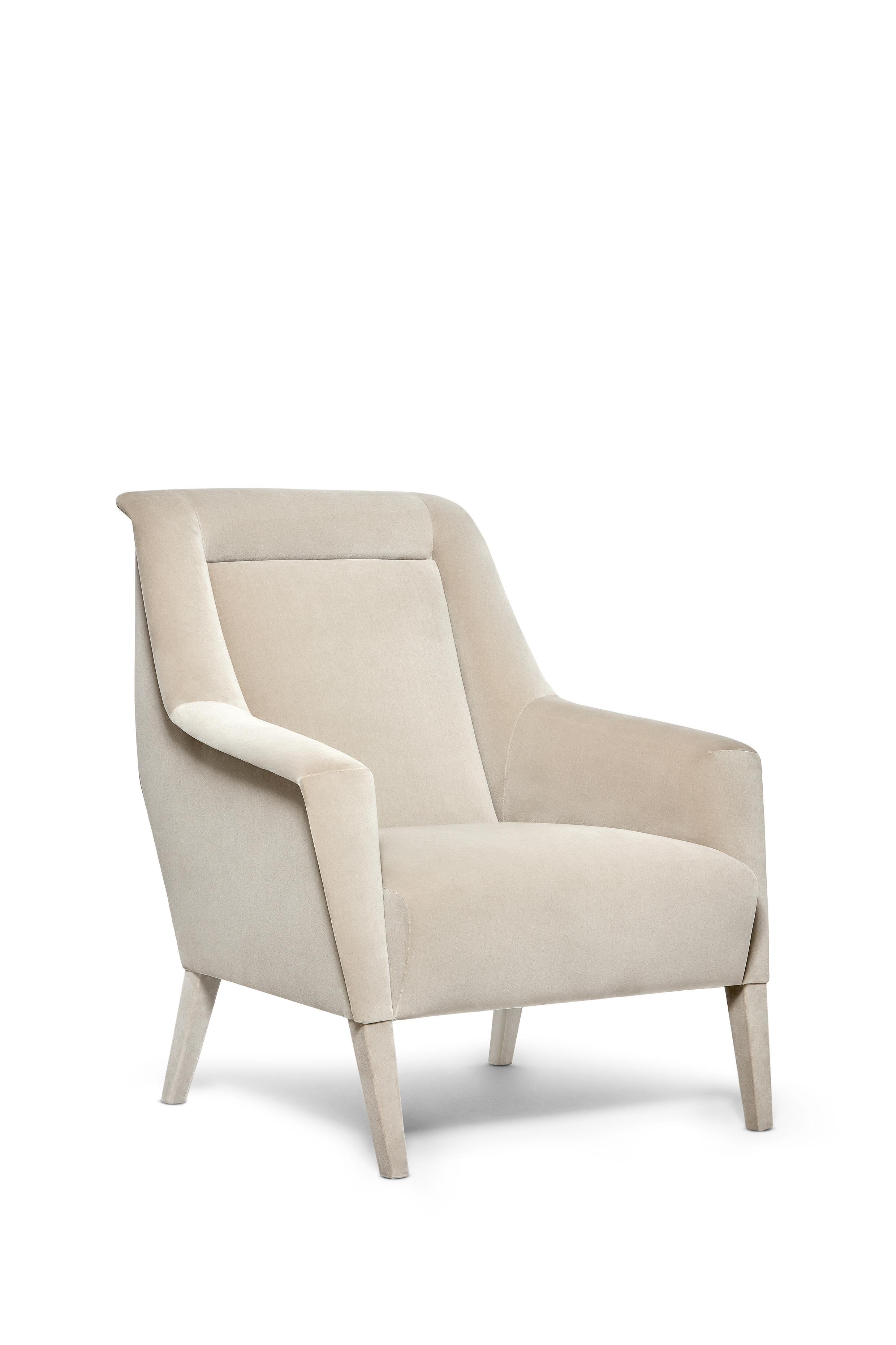 Poltrona Blondie di Munna
Dimensioni: P 90 x L 87 x H 97 cm. SH: 47 cm.
Materiali: Wood, schiuma e imbottitura.
Finitura: Velluto di cotone rif. Deserto, CV03.

Disponibile in tutti i tessuti Munna, ad eccezione della seta selvatica. Disponibile