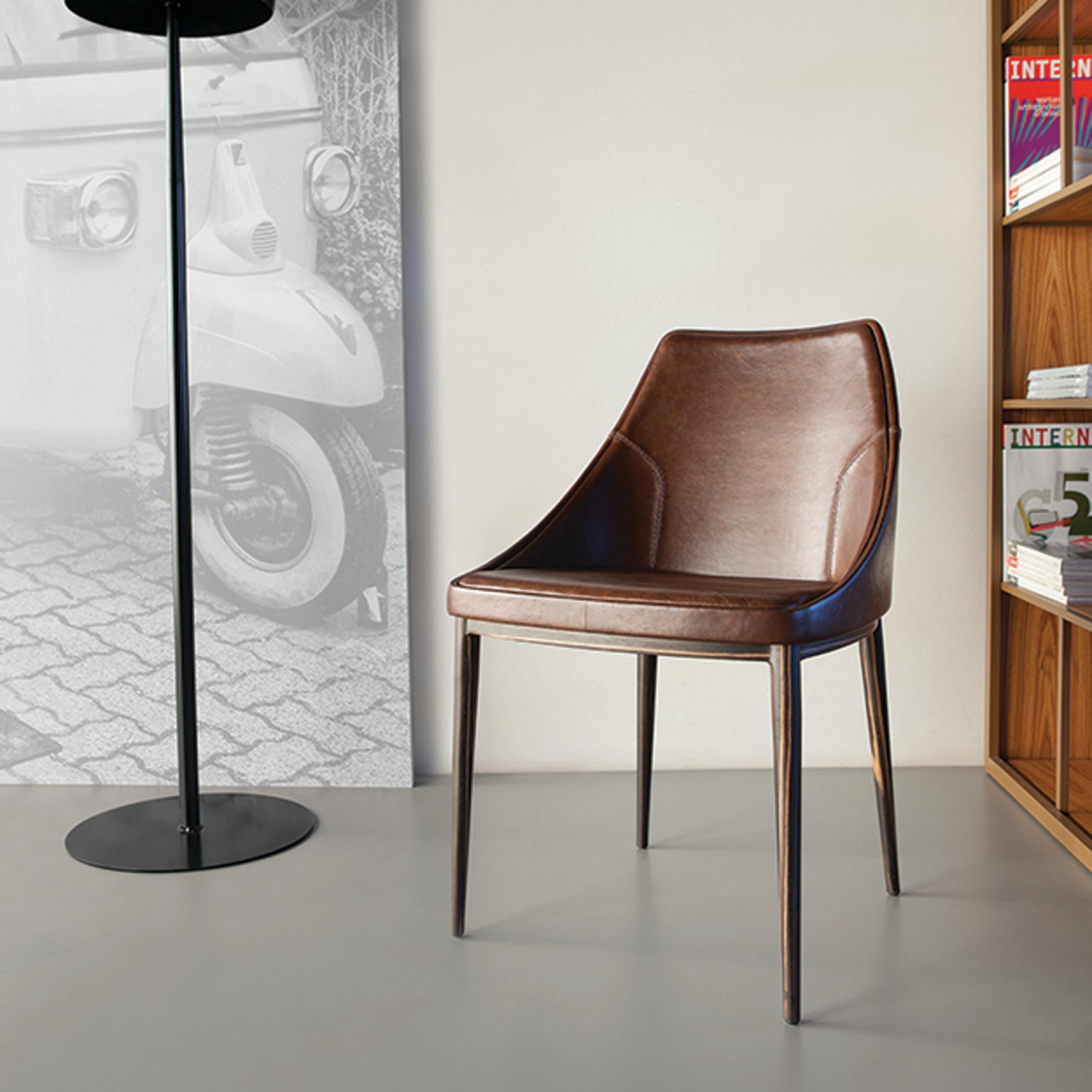Bloo-Stuhl von Doimo Brasil
Abmessungen: B 50 x T 53 x H 79 cm 
MATERIALIEN: Stuhl aus Furnier und Fiberglas mit gepolstertem Sitz.


Mit der Absicht, guten Geschmack und Persönlichkeit zu vermitteln, entschlüsselt Doimo Trends und folgt der