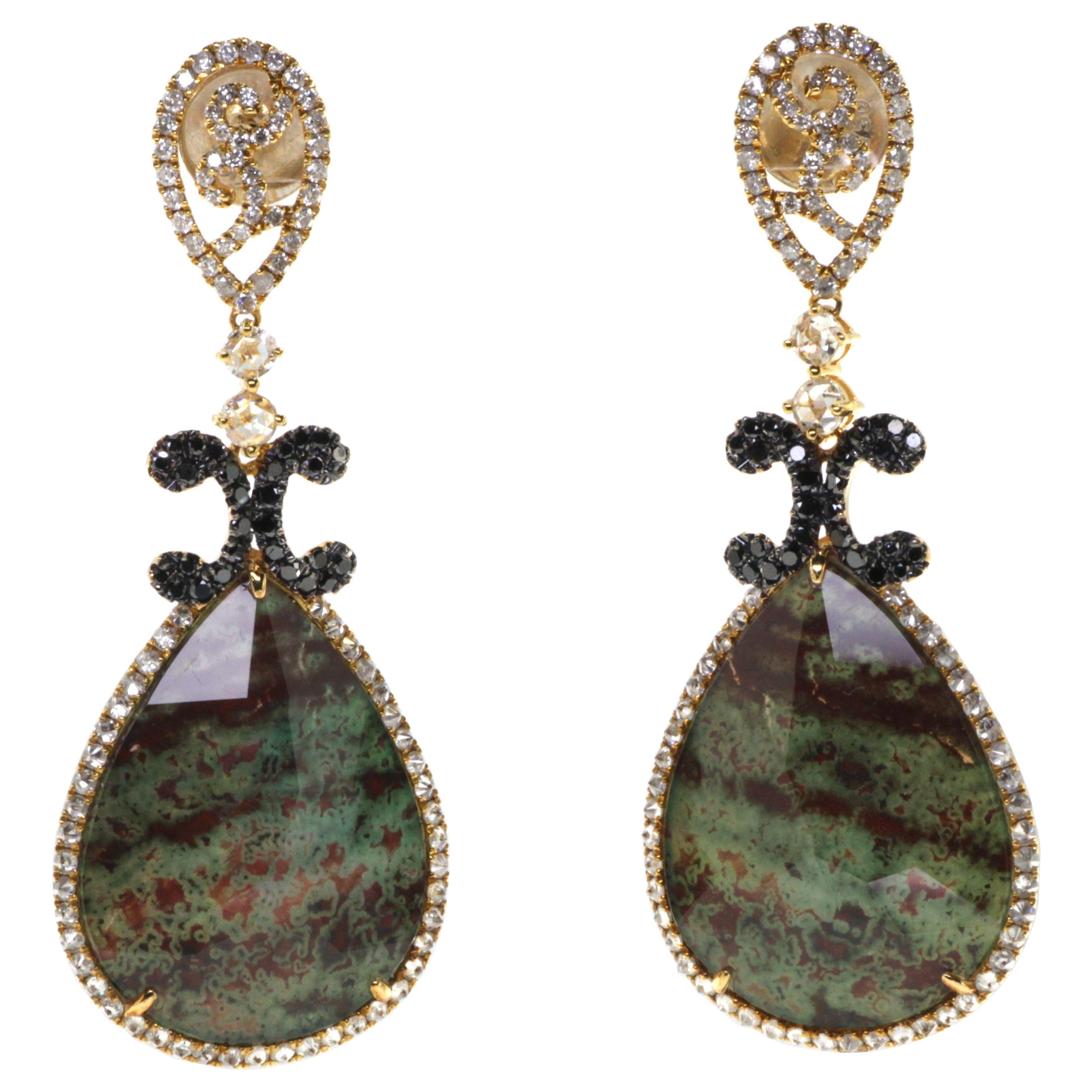 Boucles d'oreilles pendantes en or jaune 18K avec doublet de quartz et de jaspe sanguin