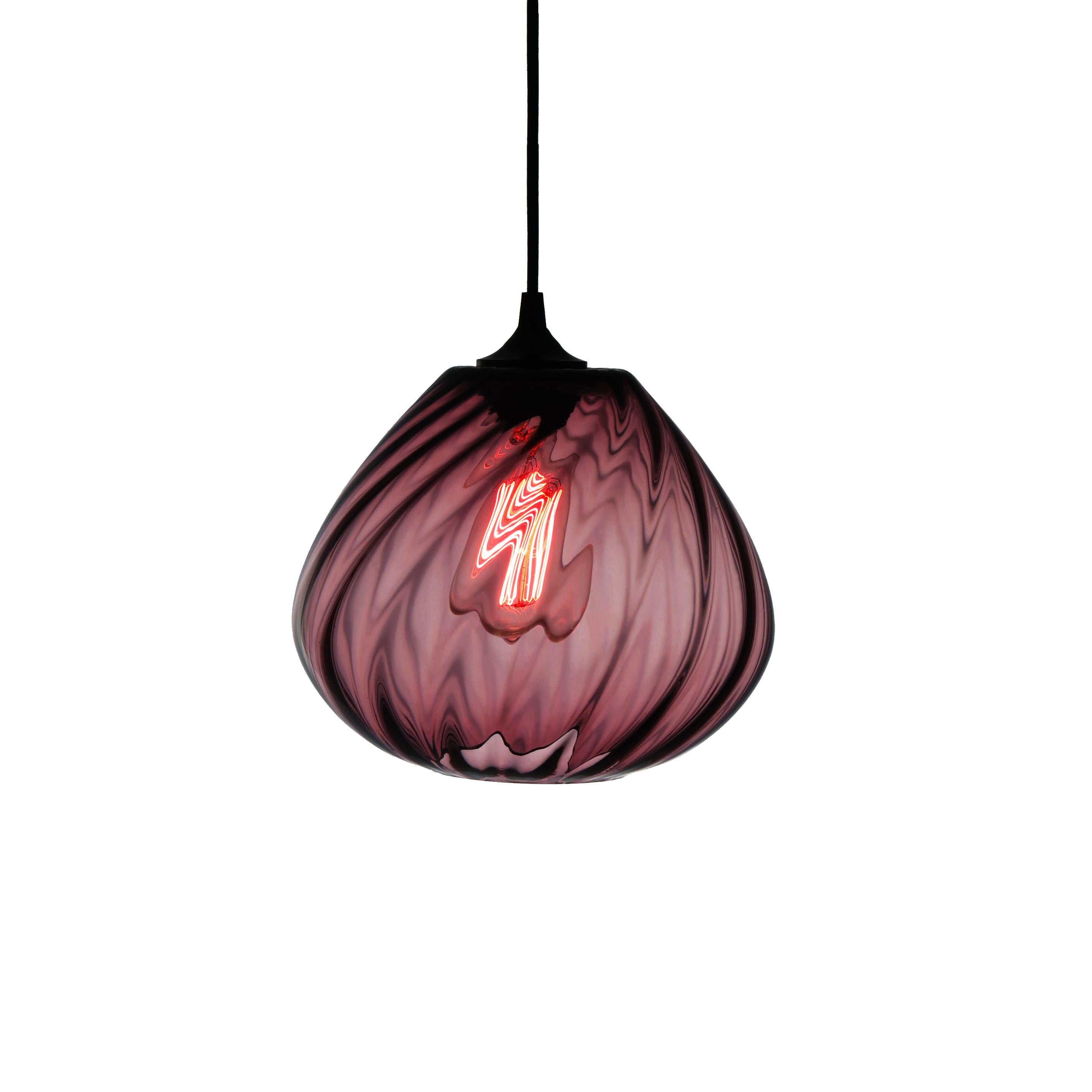 Blood-Red Contemporary Hand Blown Optical Pendant Lamp In New Condition For Sale In San Miguel de Allende, MX