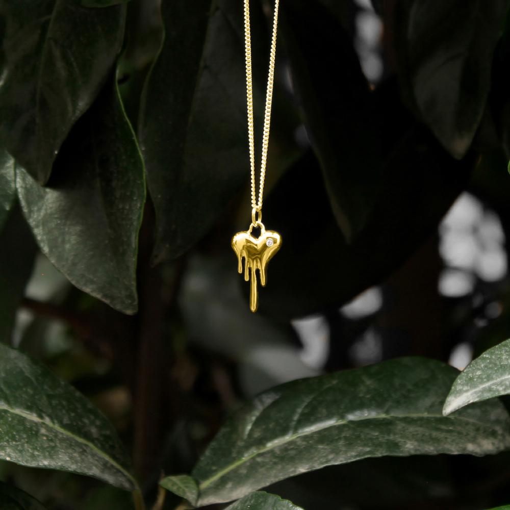 Bloody Heart mini with Diamond made in 14k gold For Sale 1