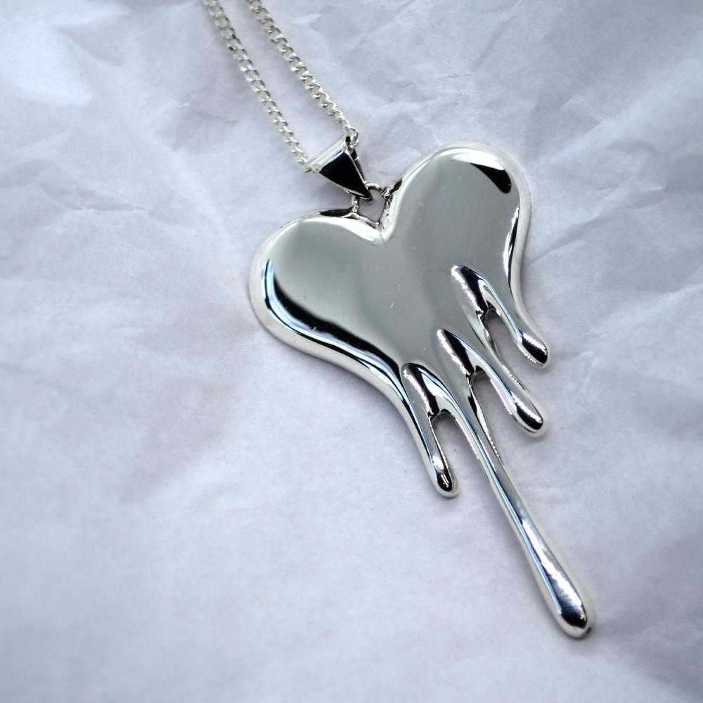 Bloody Heart Necklace made in Sterling Silver In New Condition For Sale In Ciudad De México, MX