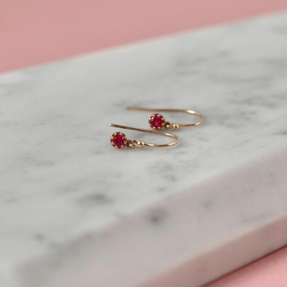 Boucles d'oreilles Bloom en or 18ct avec pétales en vente 1