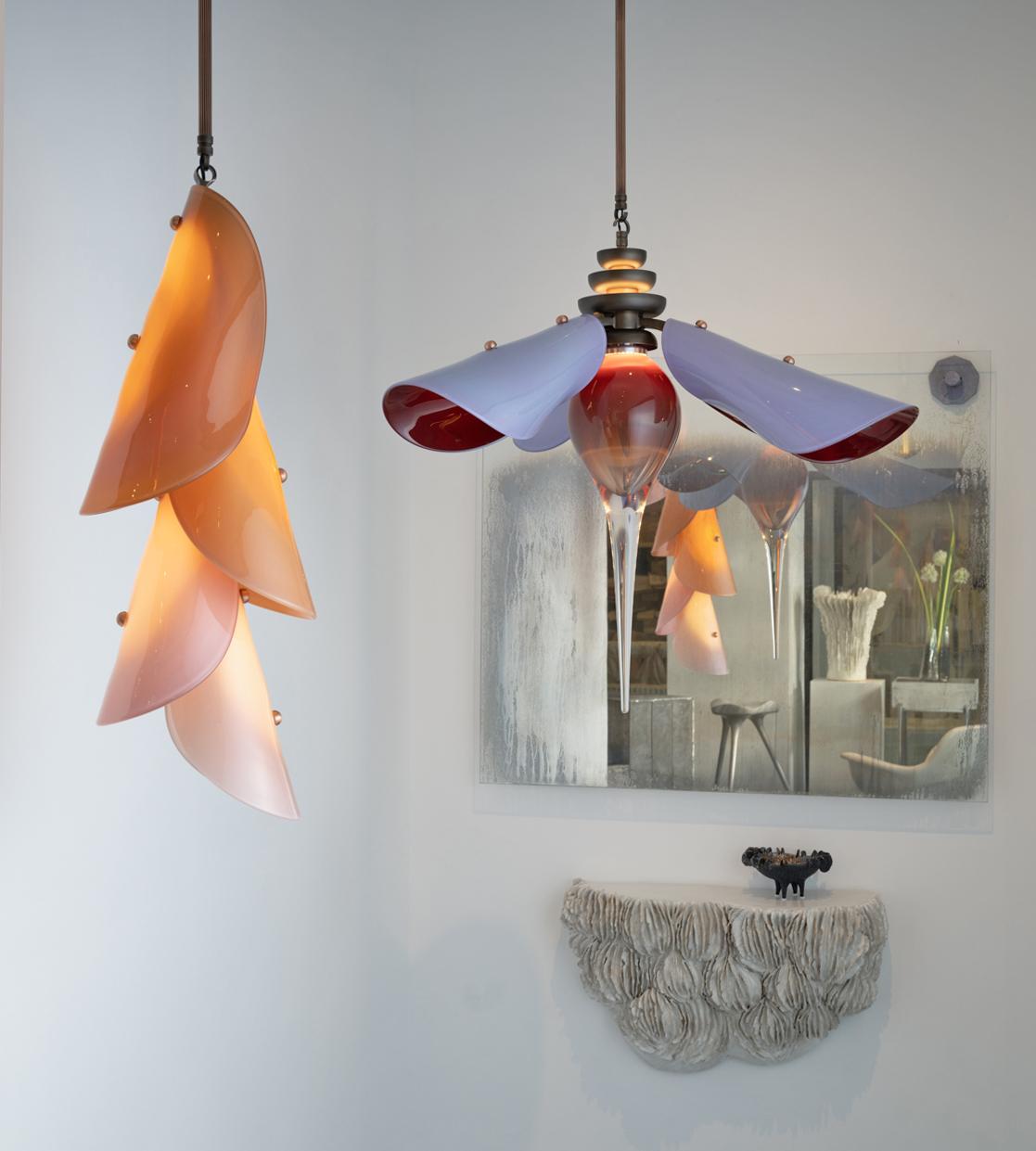 Bloom Kronleuchter: Satiniertes Messing/weißes Glas von Avram Rusu STUDIO im Angebot 6