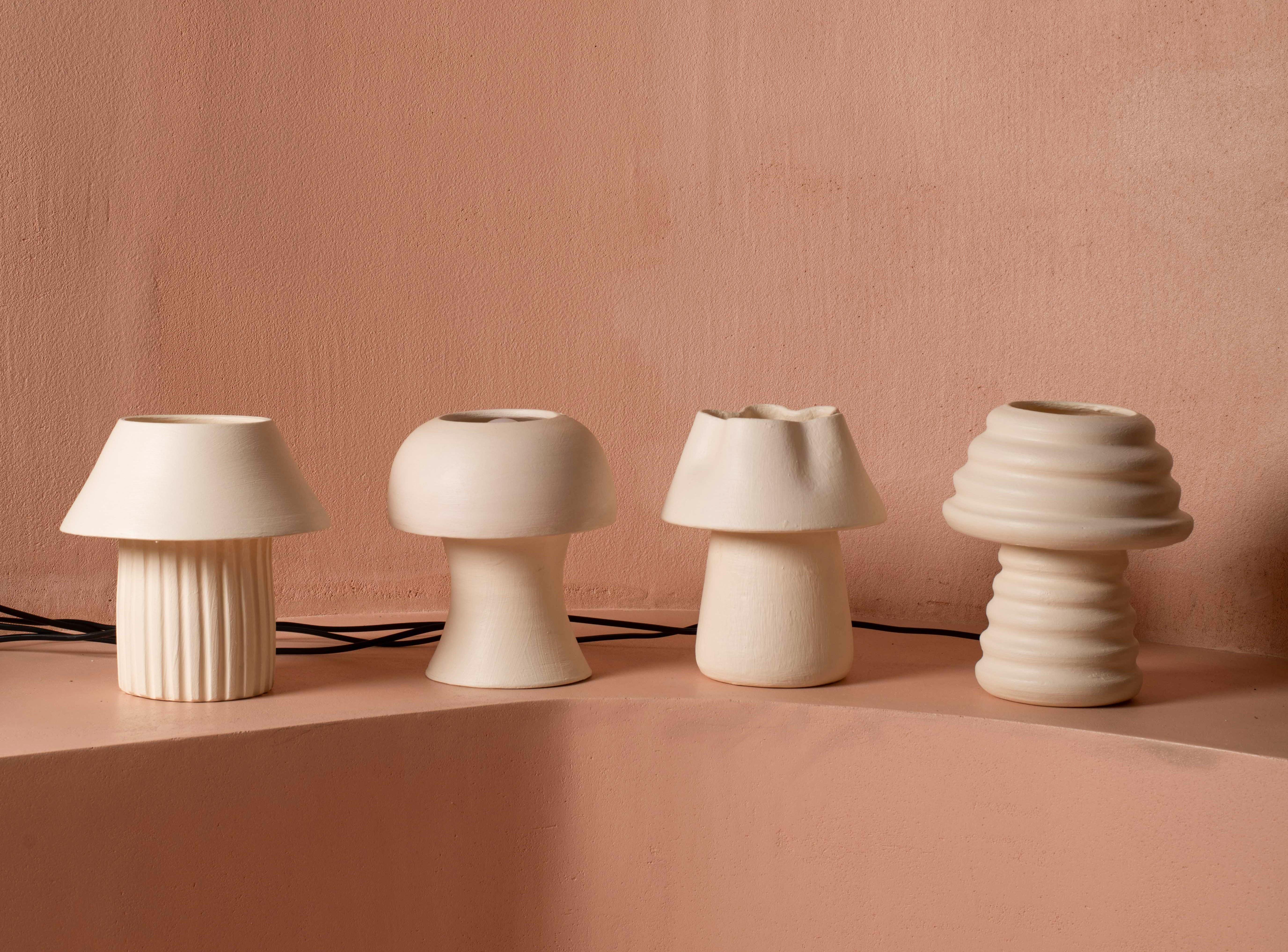 XXIe siècle et contemporain Lampe à poser Bloom Clay par Harshita Jhamtani Designs en vente