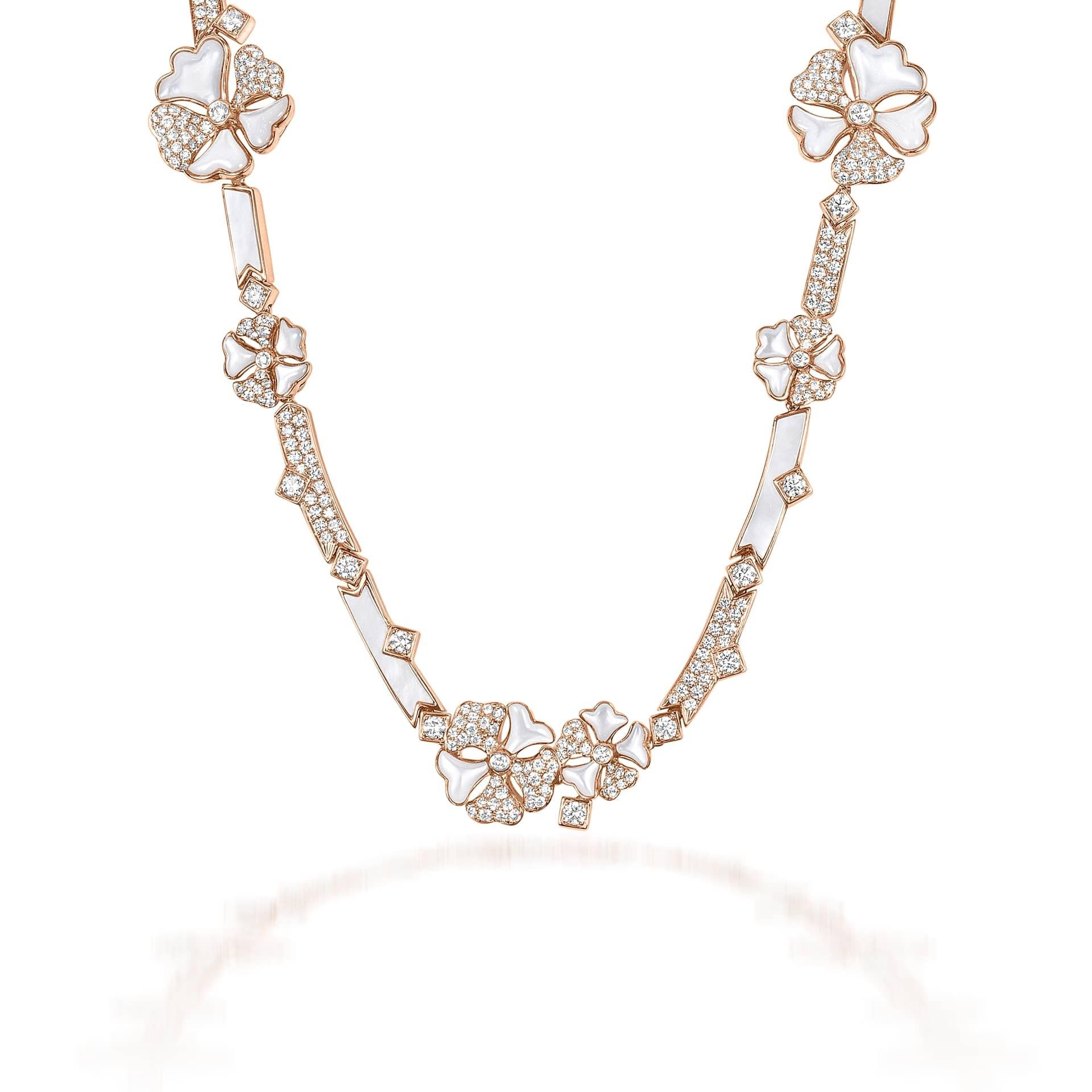 Bloom Diamond and Mother-of-Pearl Long Flower Chain Necklace in 18K Rose Gold

Inspired by the exquisite petals of the alpine cinquefoil flower, the Bloom collection combines the richness of diamonds and precious metals with the light versatility of