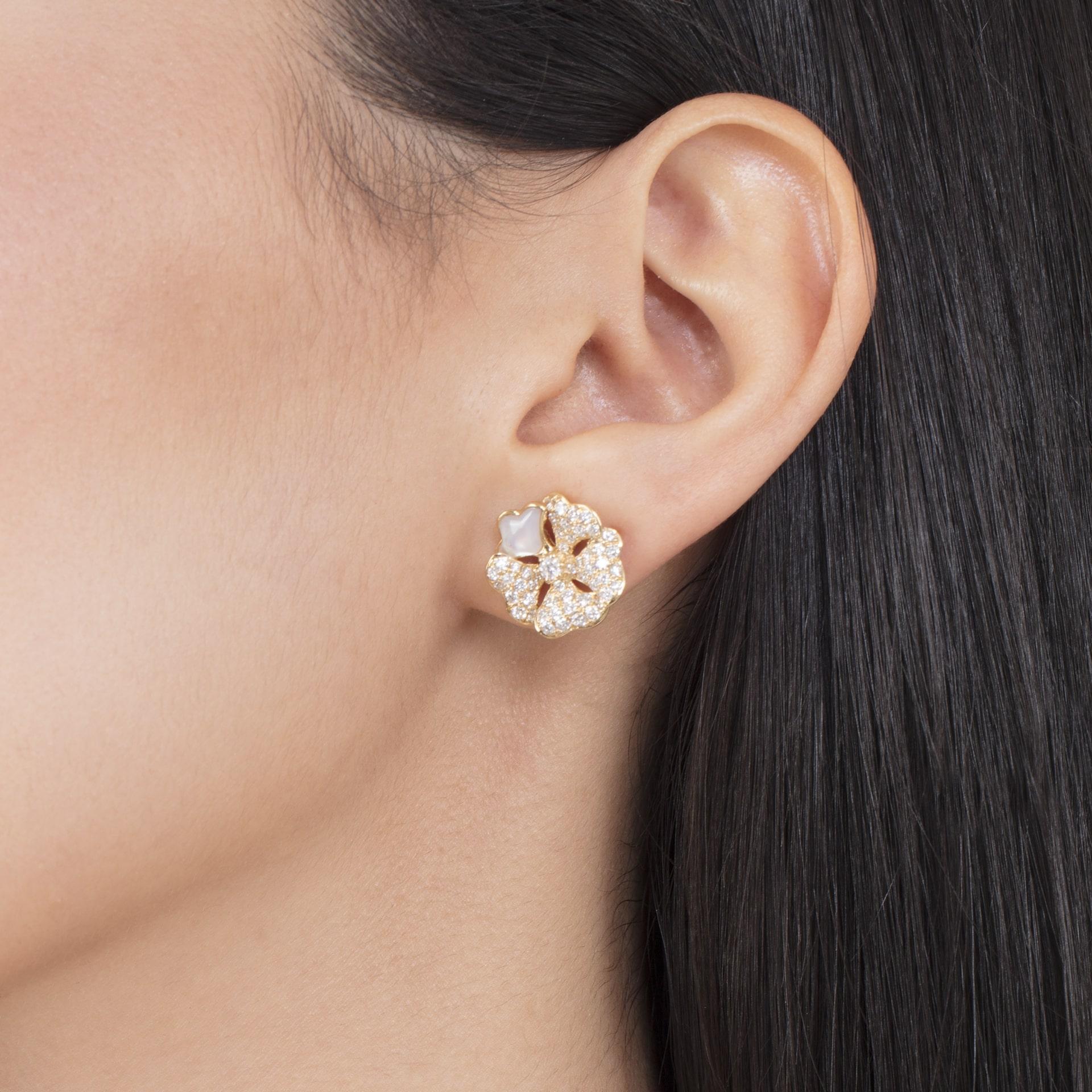Round Cut Bloom Diamond and White Mother of Pearl Bloom Earring Tops in 18k Yellow Gold For Sale