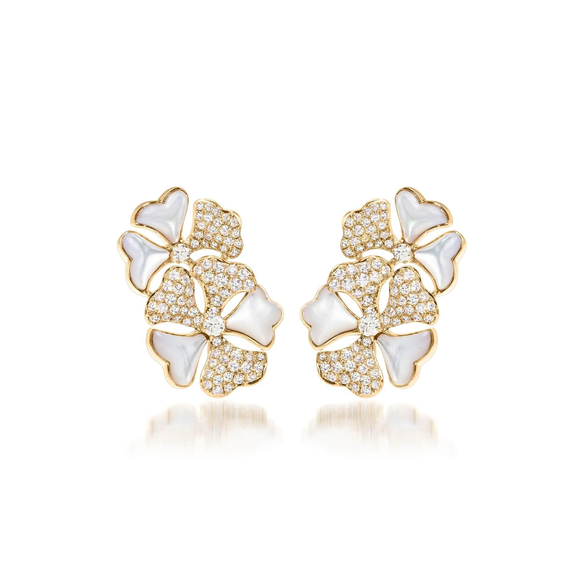 Bloom Diamond and White Mother of Pearl Cluster Earrings in 18k Rose Gold In New Condition For Sale In Hong Kong, Kowloon