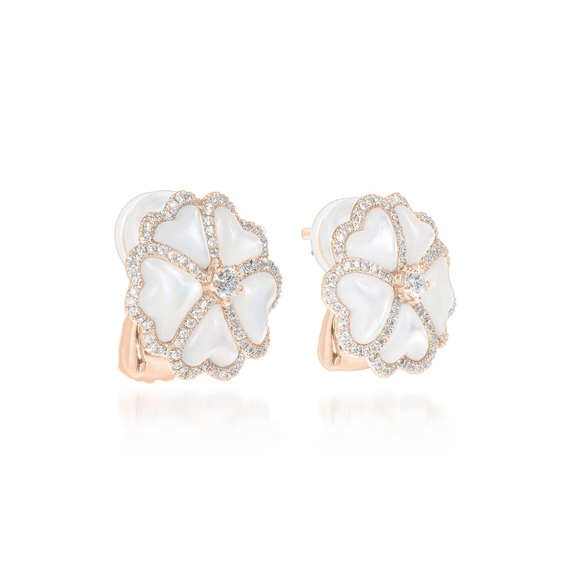 Bloom Diamond and White Mother-of-Pearl Flower Stud Earrings in 18K Rose Gold

Inspired by the exquisite petals of the alpine cinquefoil flower, the Bloom collection combines the richness of diamonds and precious metals with the light versatility of