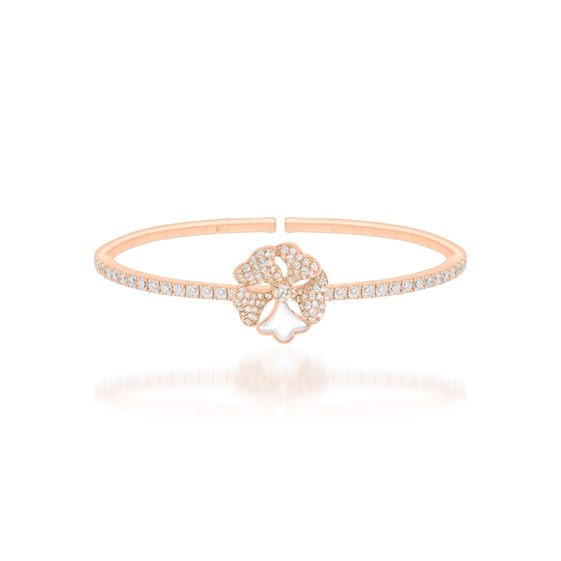 Bloom Diamond and White Mother-of-Pearl Solo Flower Bangle in 18K Rose Gold

Inspired by the exquisite petals of the alpine cinquefoil flower, the Bloom collection combines the richness of diamonds and precious metals with the light versatility of