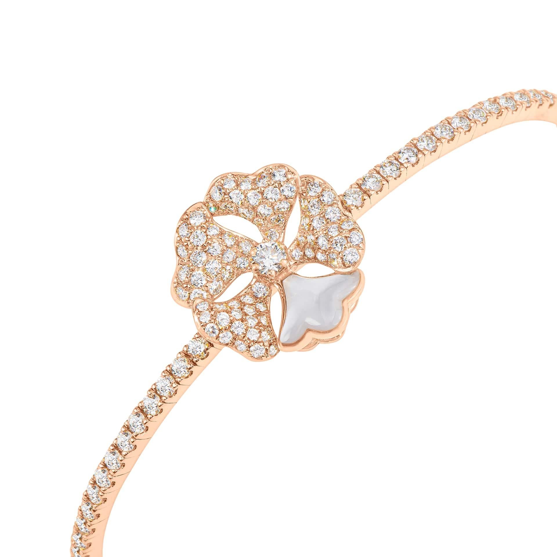 Bloom Diamond and White Mother of Pearl Solo Flower Bangle in 18k Rose Gold In New Condition For Sale In Hong Kong, Kowloon