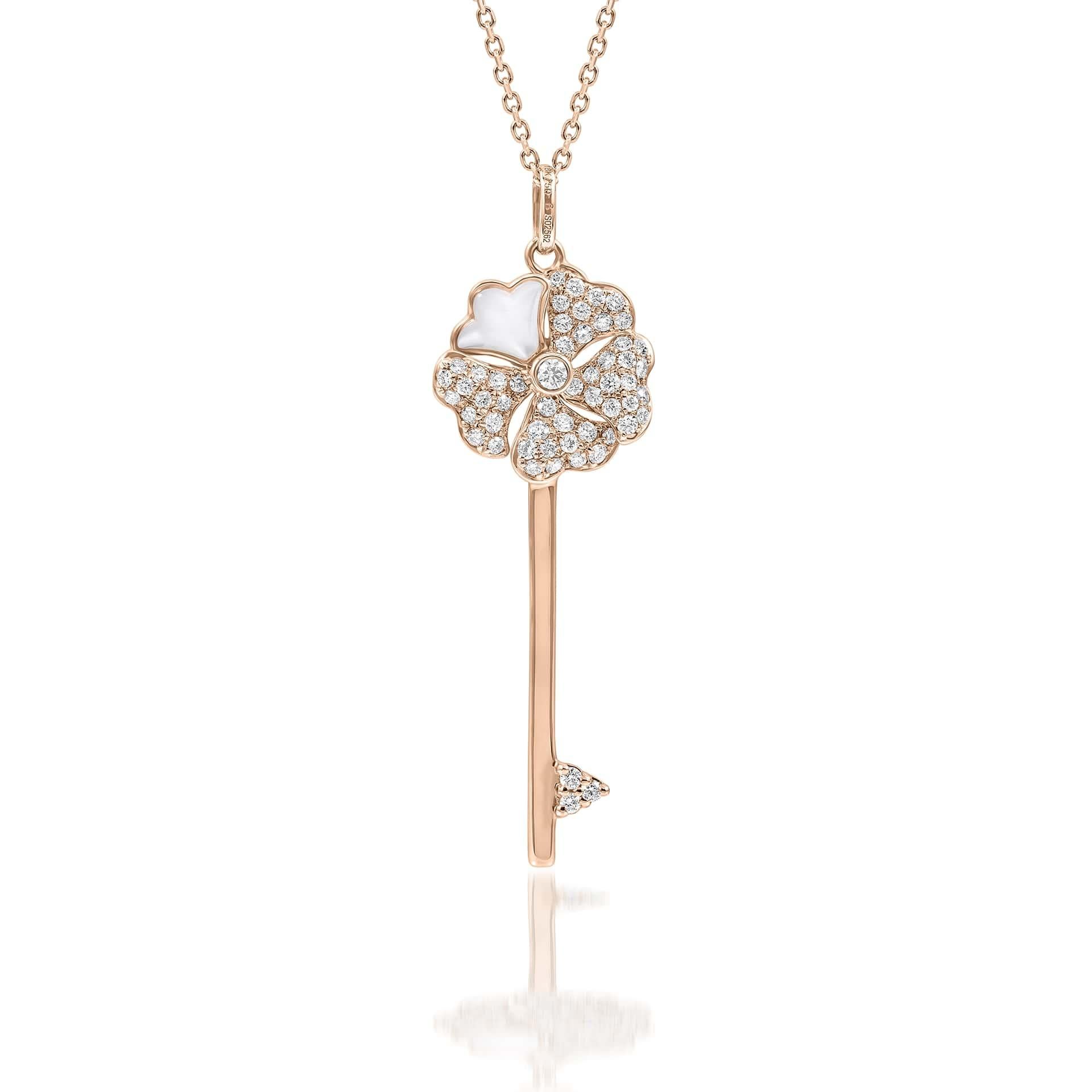 Bloom Diamond Key Necklace with Mother-of-Pearl in 18K Rose Gold

Inspired by the exquisite petals of the alpine cinquefoil flower, the Bloom collection combines the richness of diamonds and precious metals with the light versatility of this