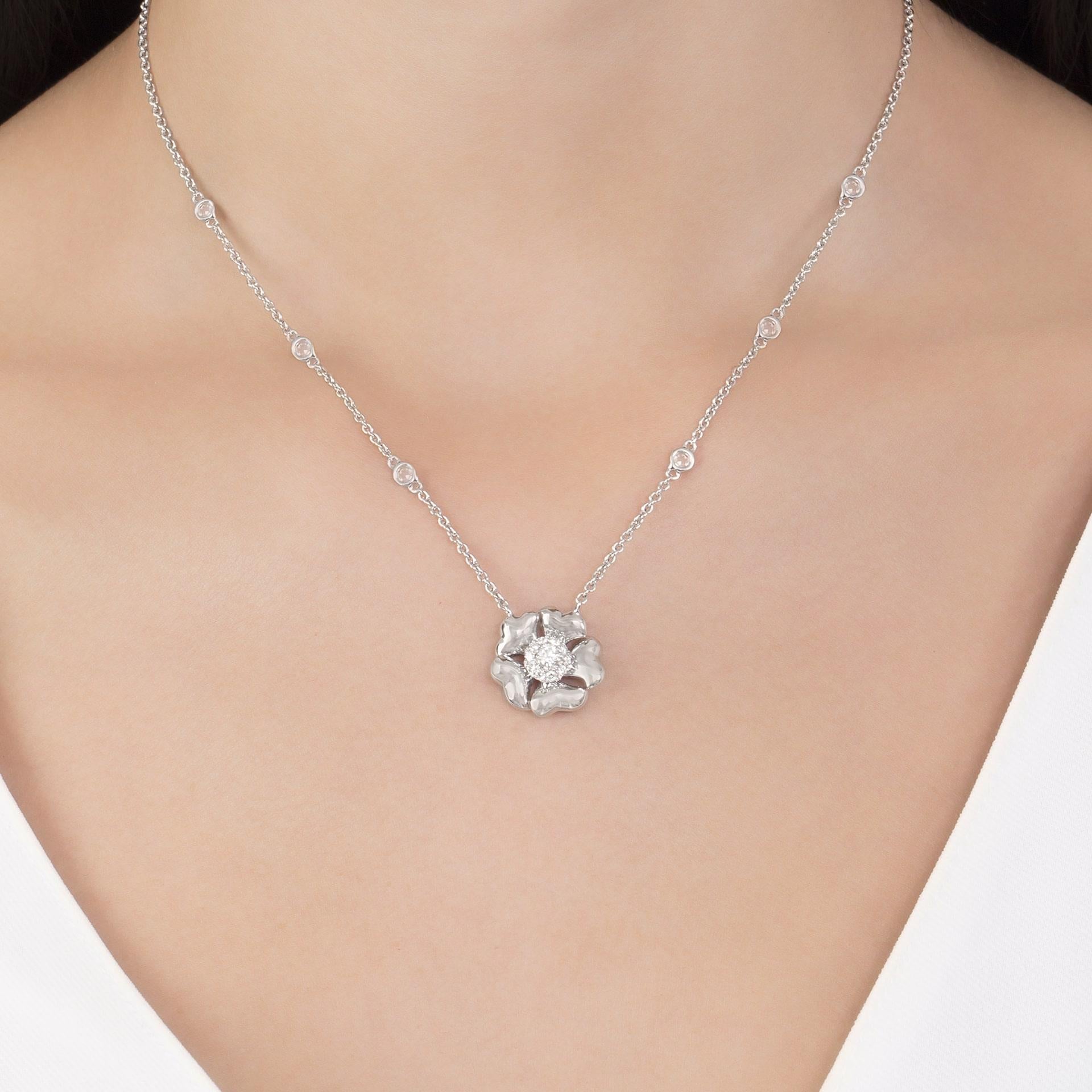 Round Cut Bloom Gold and Diamond Flower Halo Necklace in 18k White Gold For Sale