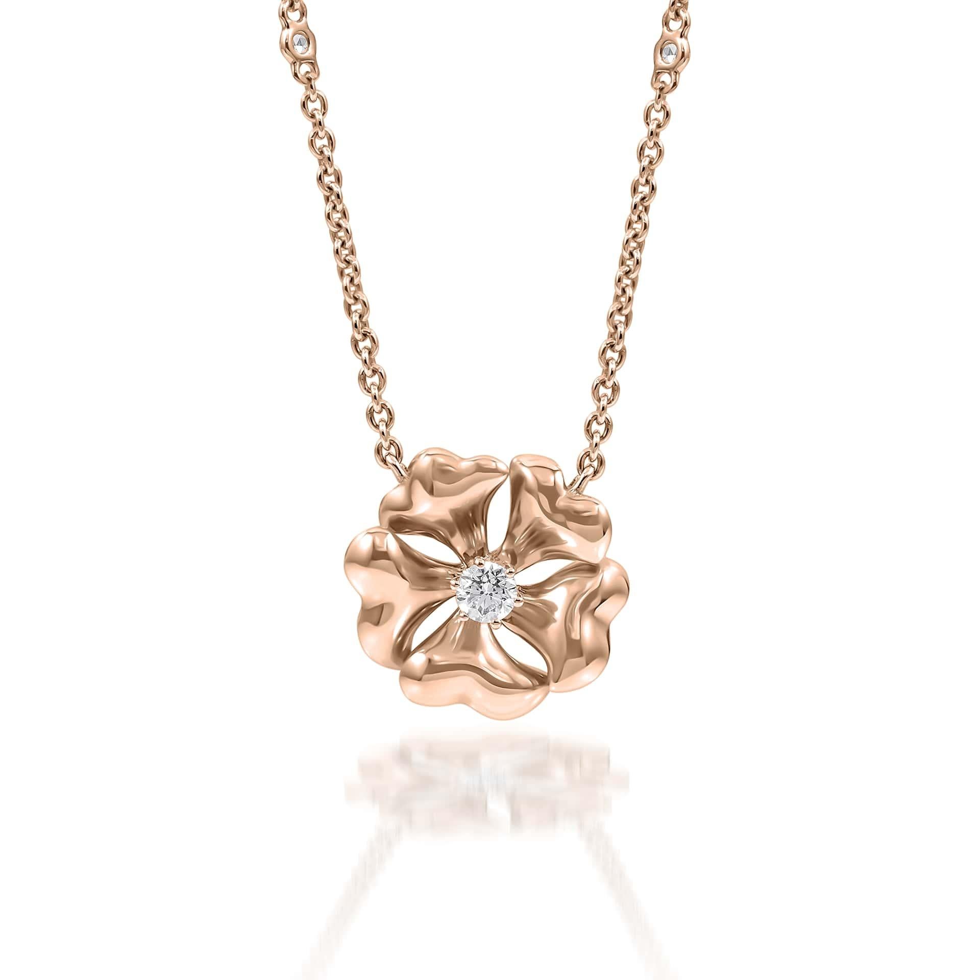 Bloom Gold and Diamond Flower Necklace in 18K Rose Gold

Inspired by the exquisite petals of the alpine cinquefoil flower, the Bloom collection combines the richness of diamonds and precious metals with the light versatility of this delicate,