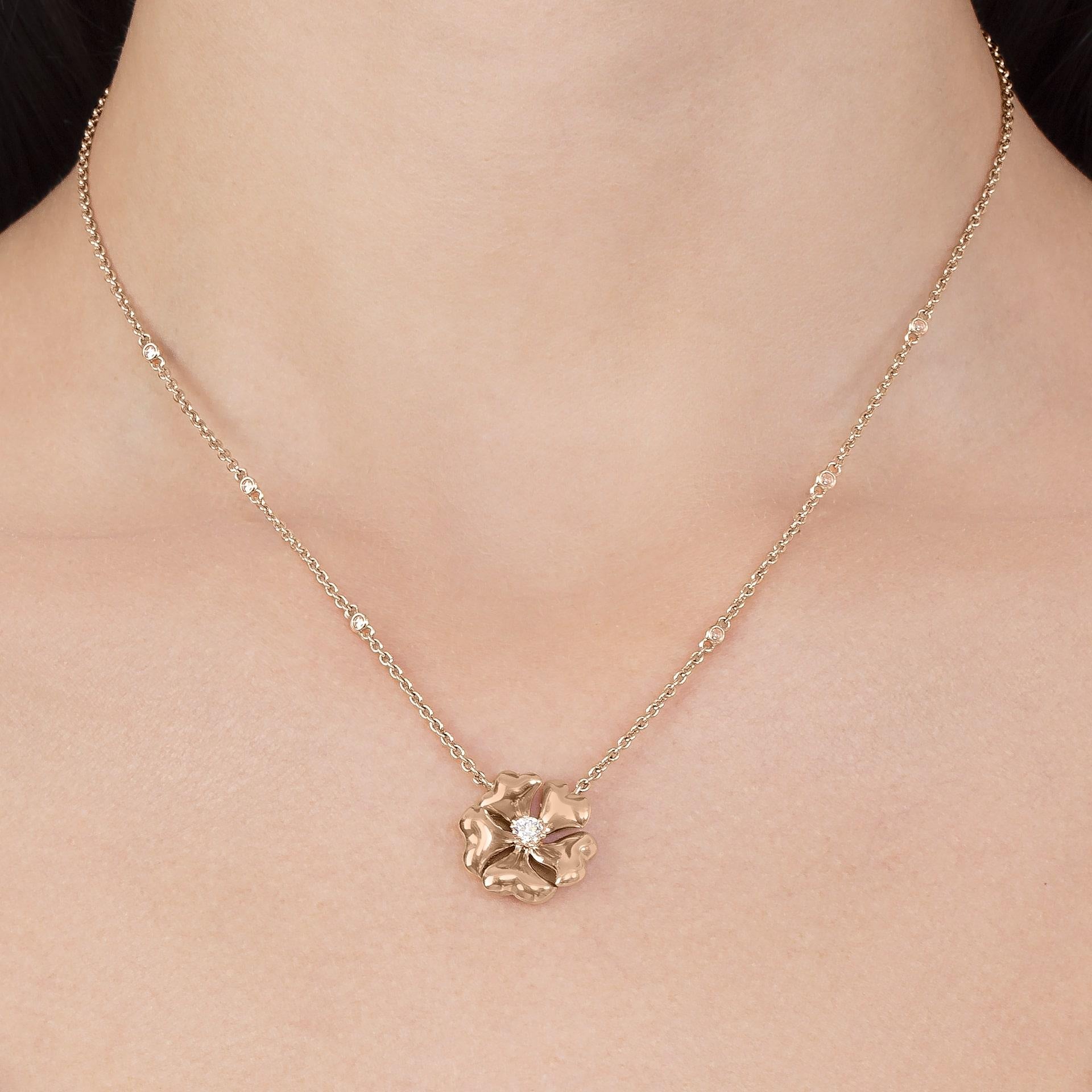 Round Cut Bloom Gold and Diamond Flower Necklace in 18k Rose Gold For Sale