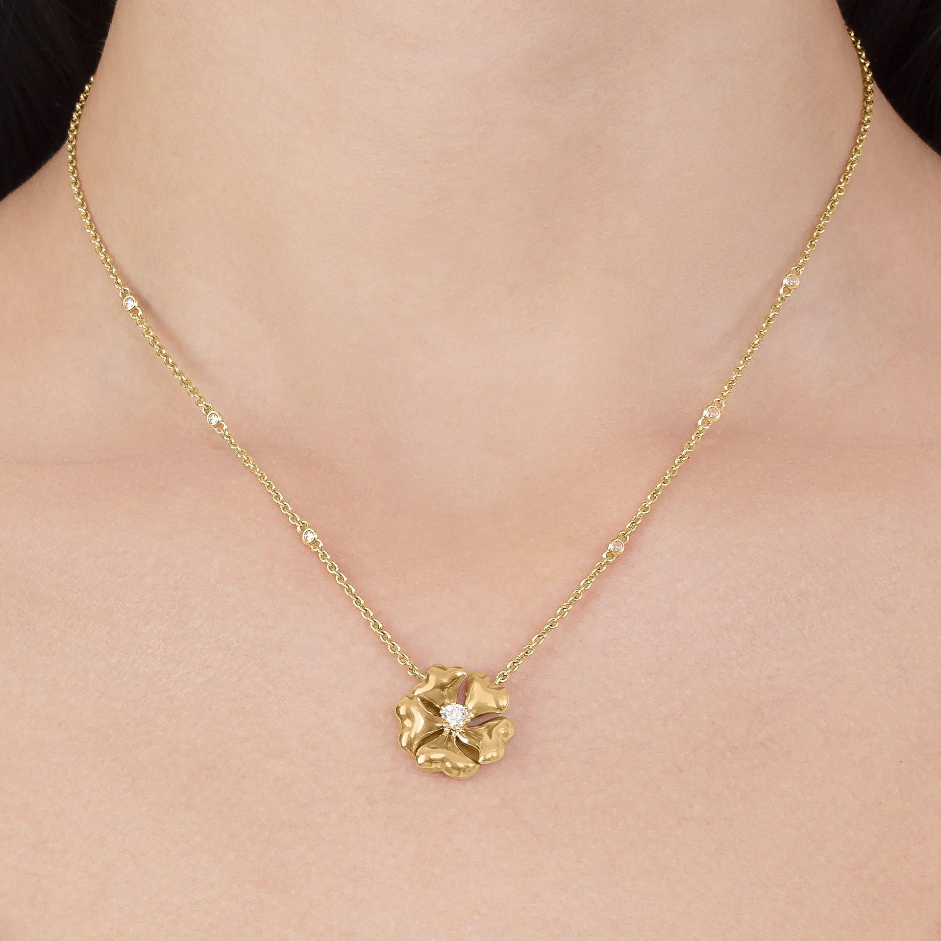 Round Cut Bloom Gold and Diamond Flower Necklace in 18k Yellow Gold For Sale