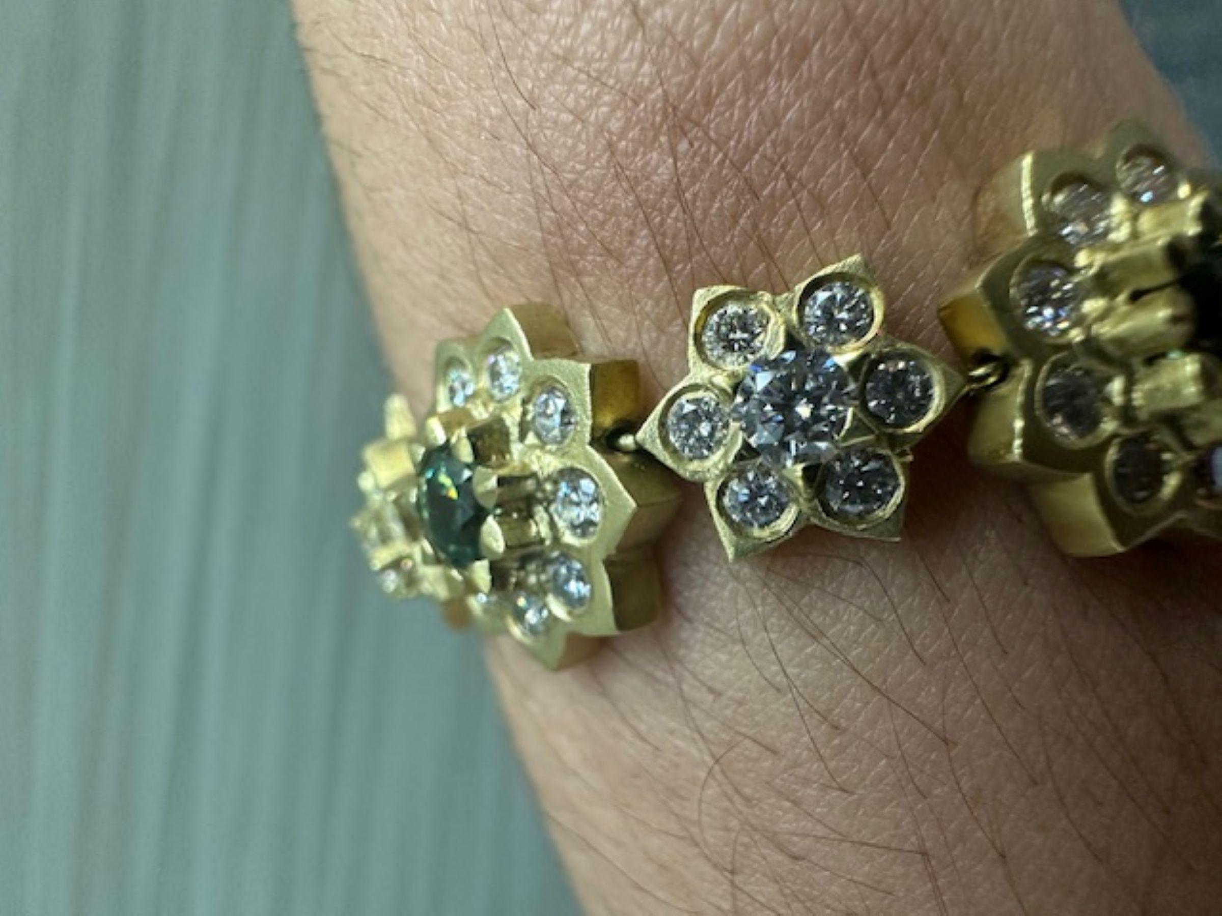 Bloom in Brilliance 6.67ct green garnet and 4.72ct diamonds In New Condition For Sale In Miami, FL
