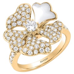 Bloom Mother-of-pearl and Pavé Diamond Ring in 18k Yellow Gold