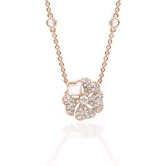 Bloom Pavé Diamond and Mother of Pearl Flower Necklace in 18k Rose Gold