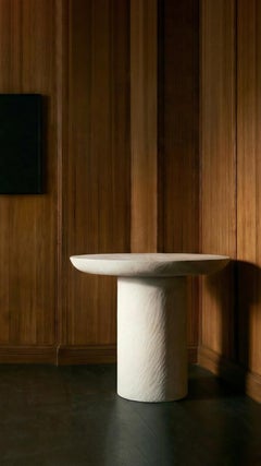 Table d'appoint Bloom Modern Oval Sculptural Cast Stone d'Alentes Atelier
