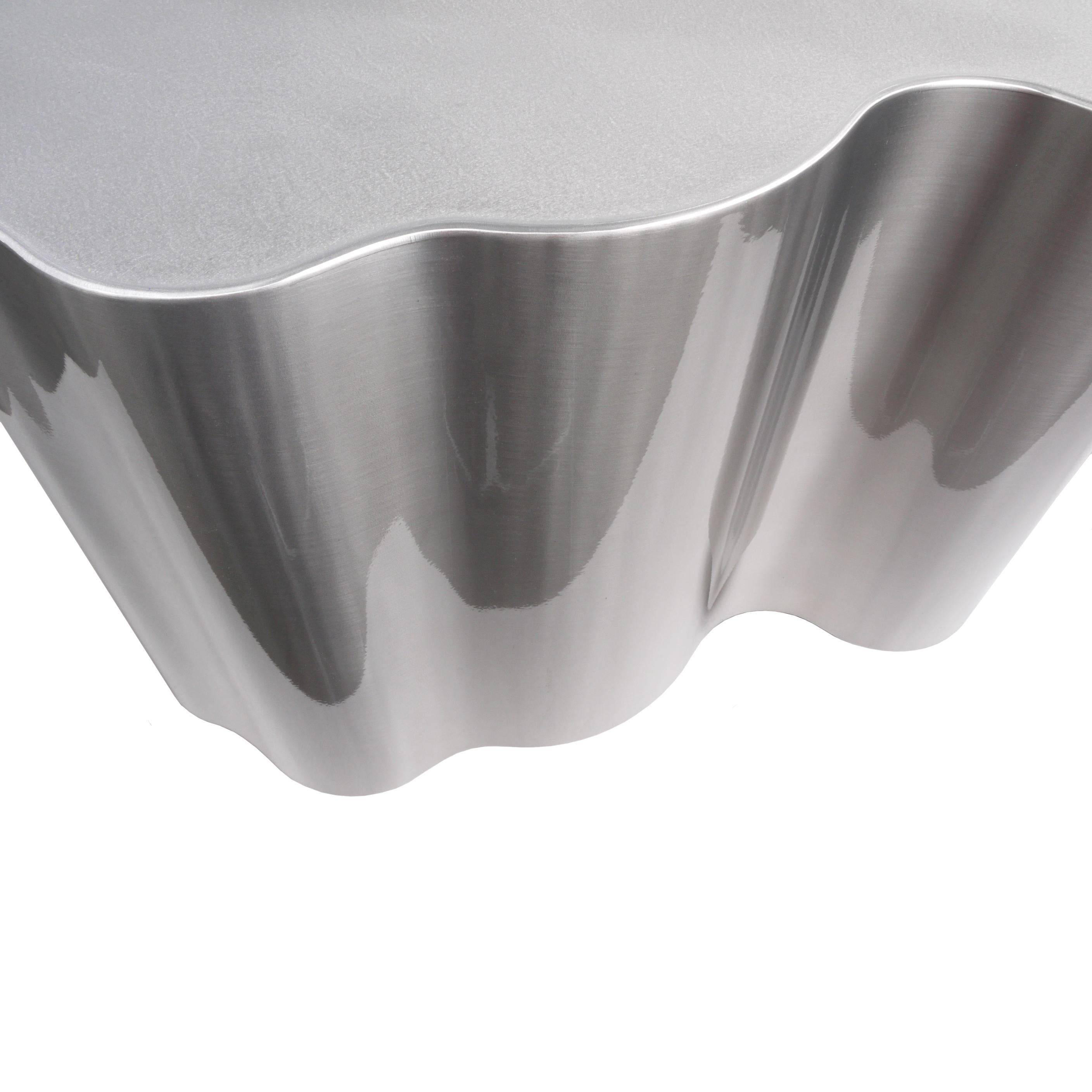 Table d'appoint Bloom en aluminium, table abstraite rétro-futuriste de Bert Furnari Neuf - En vente à New York, NY