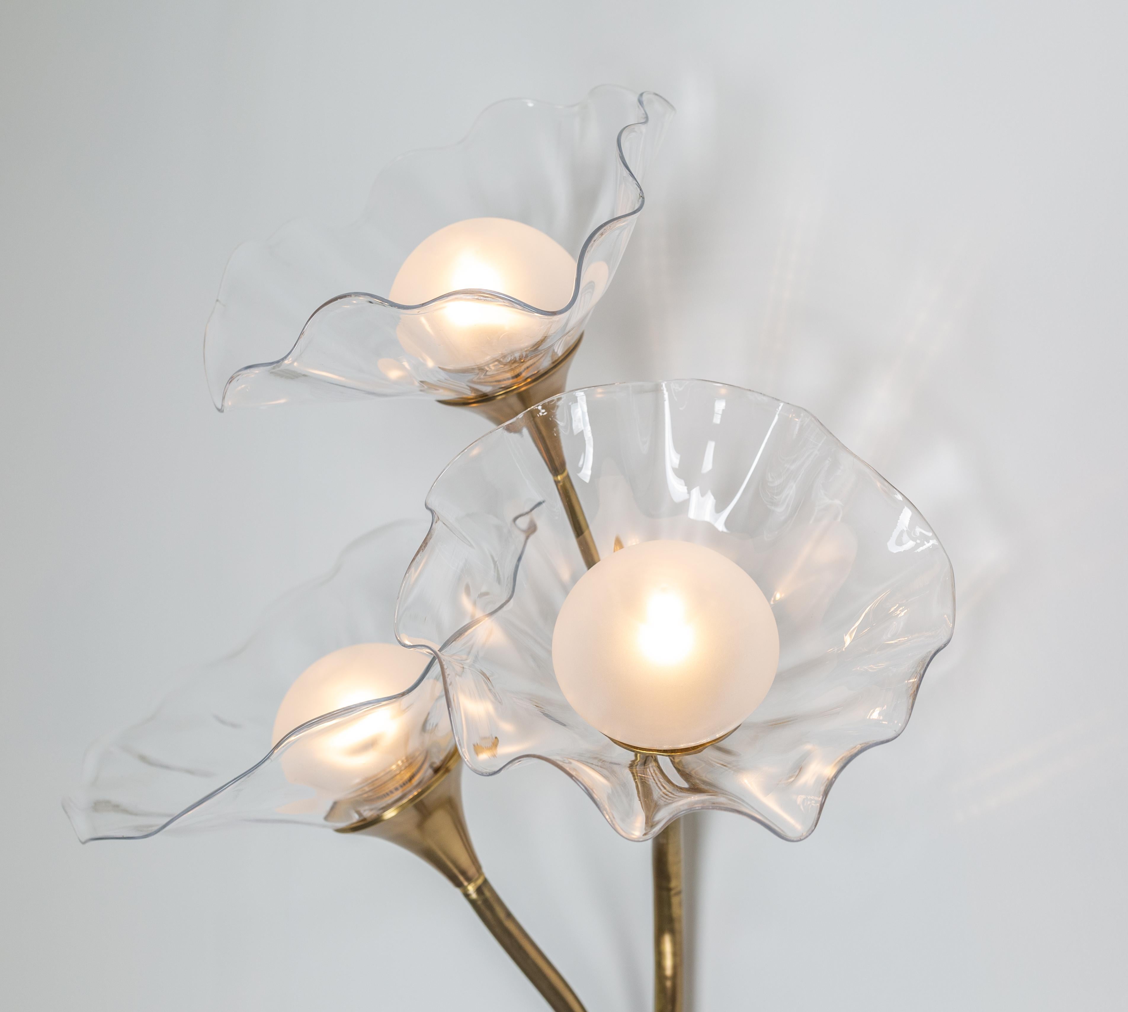 Bloom Tripple, Aged Brass, Handblown Clear Glass, Plug in Sconce, Kalin Asenov For Sale 12