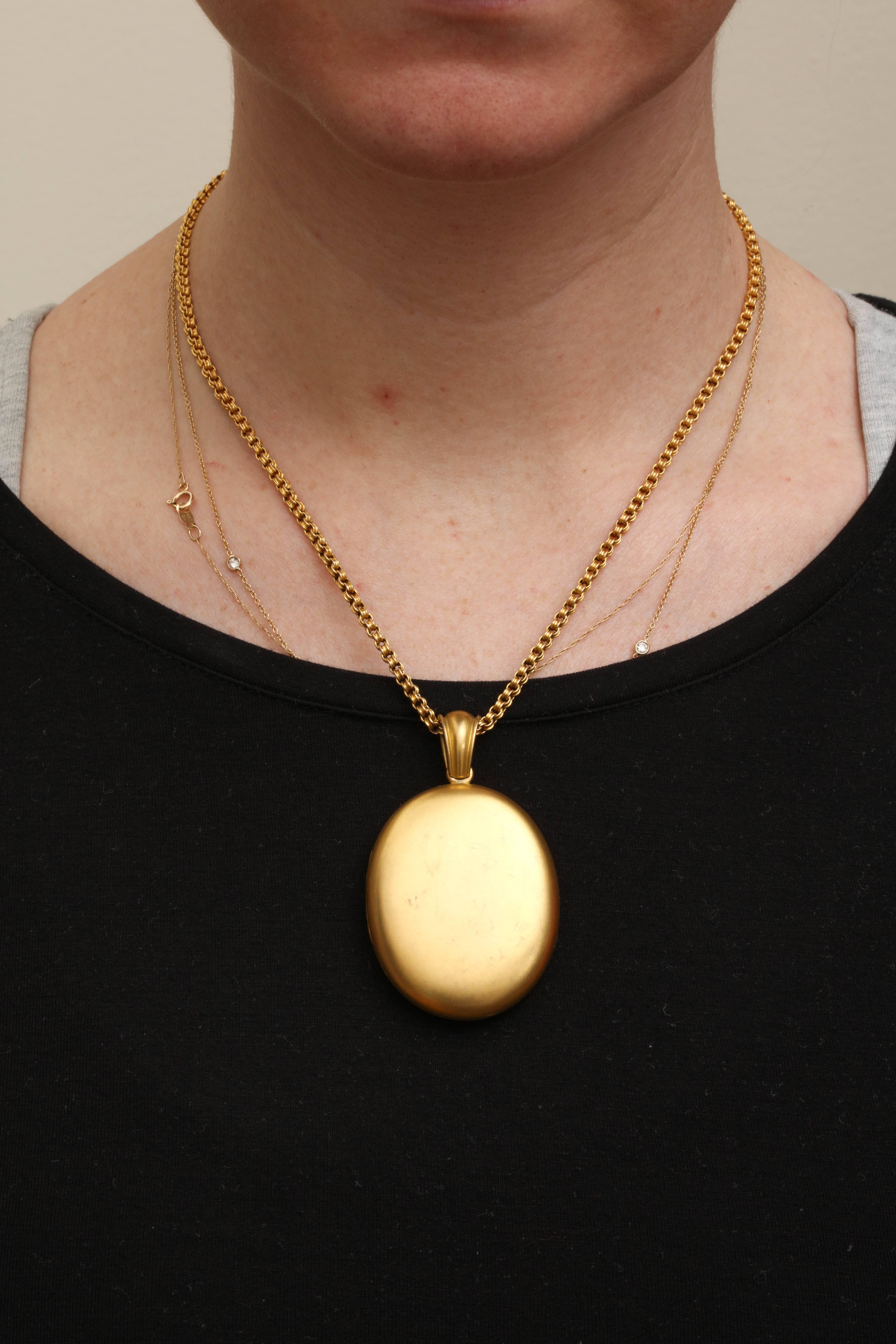 Bloomed Gold Large Locket 3