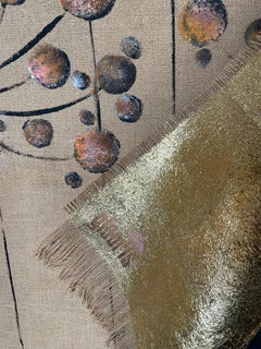 „Blooming Bubbles II“ Contemporary textile Wall Hanging in Jute and Gold Leaf