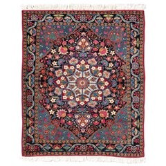 Persischer Kerman-Teppich im Vintage-Stil mit blühendem Blumenmedaillon und mehrfarbigen Farben
