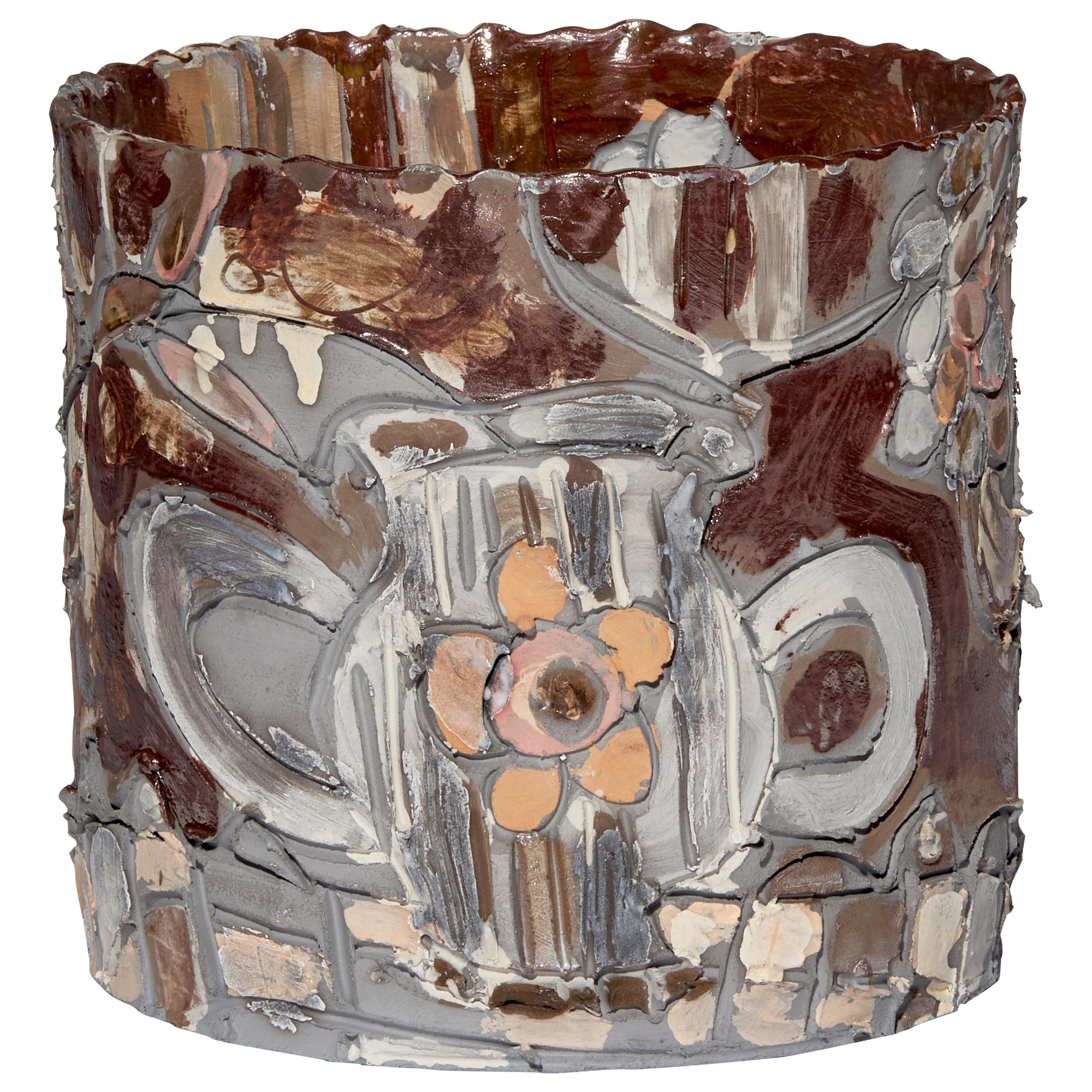 Blooming Terra, eine dekorative Keramikvase in Braun und Grau von Maarten Vrolijk